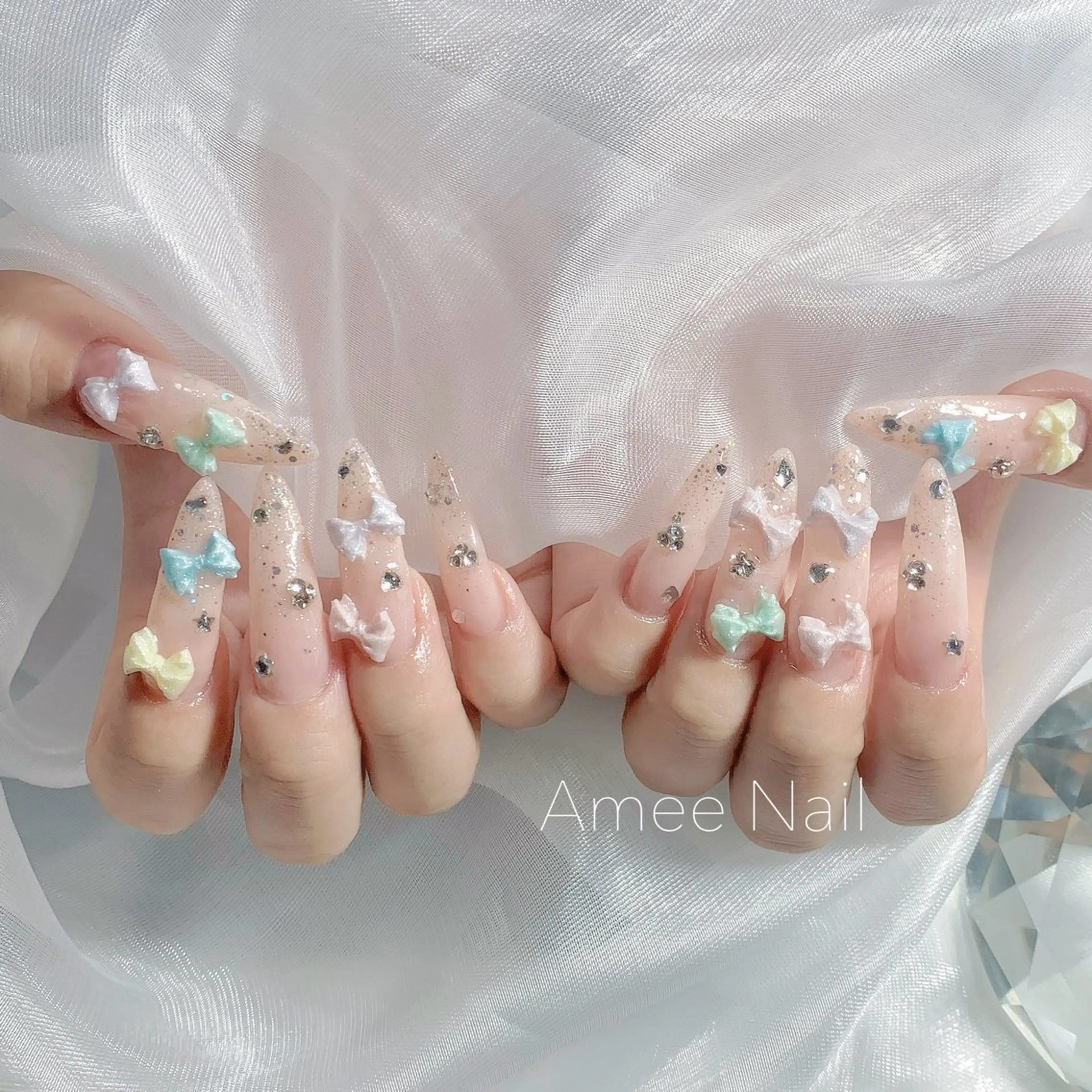 ネイル オーロラネイル クリアネイル フラッシュネイル ジェルネイル グラデーション ハンドネイル Amee Nail Salonのネイルデザイン