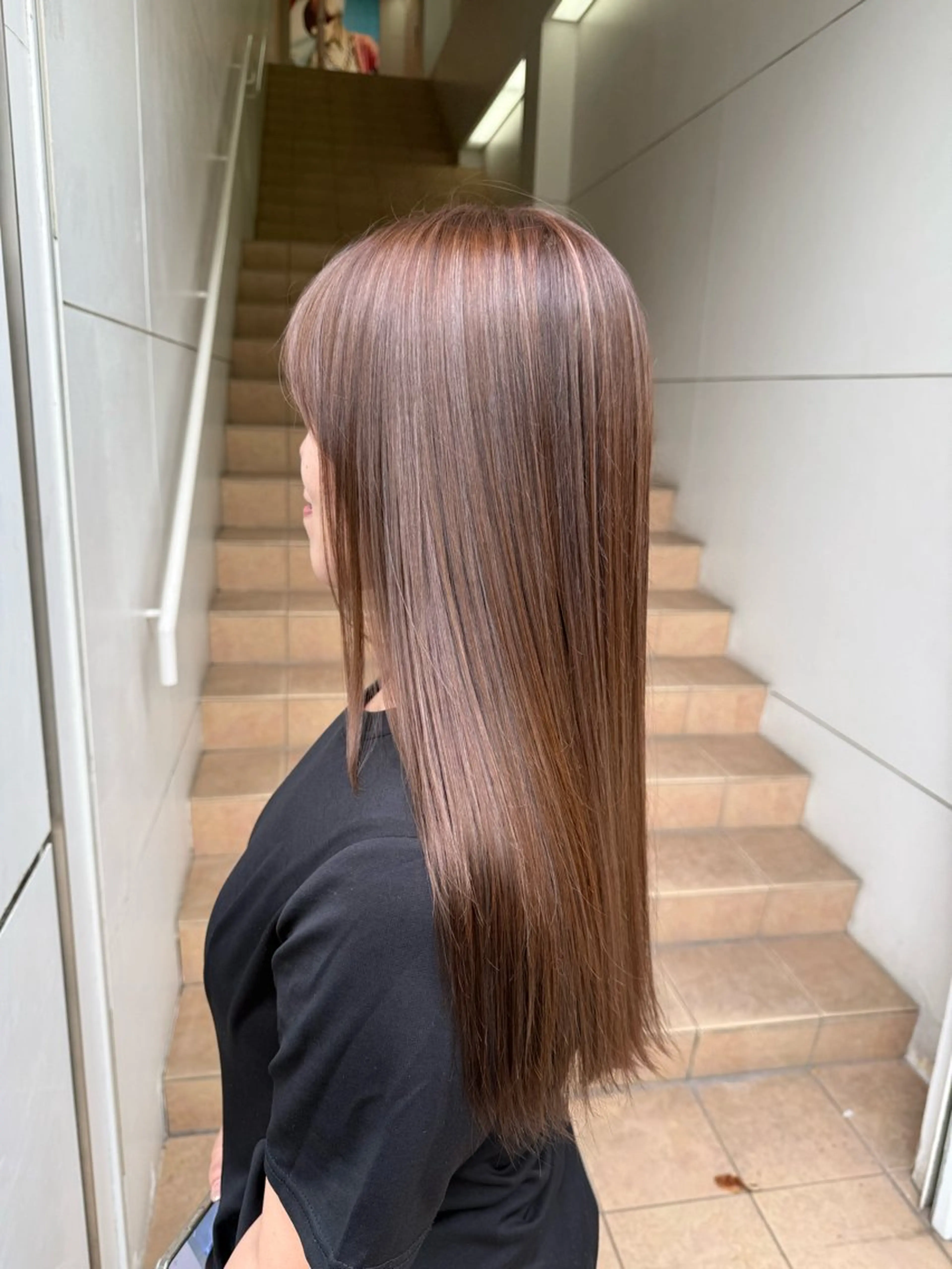 ロング カラー ハイライトカラー ハイライト カット ヘアカラー トリートメント LA.DONNA sakae所属・近藤 滉記のヘアスタイル