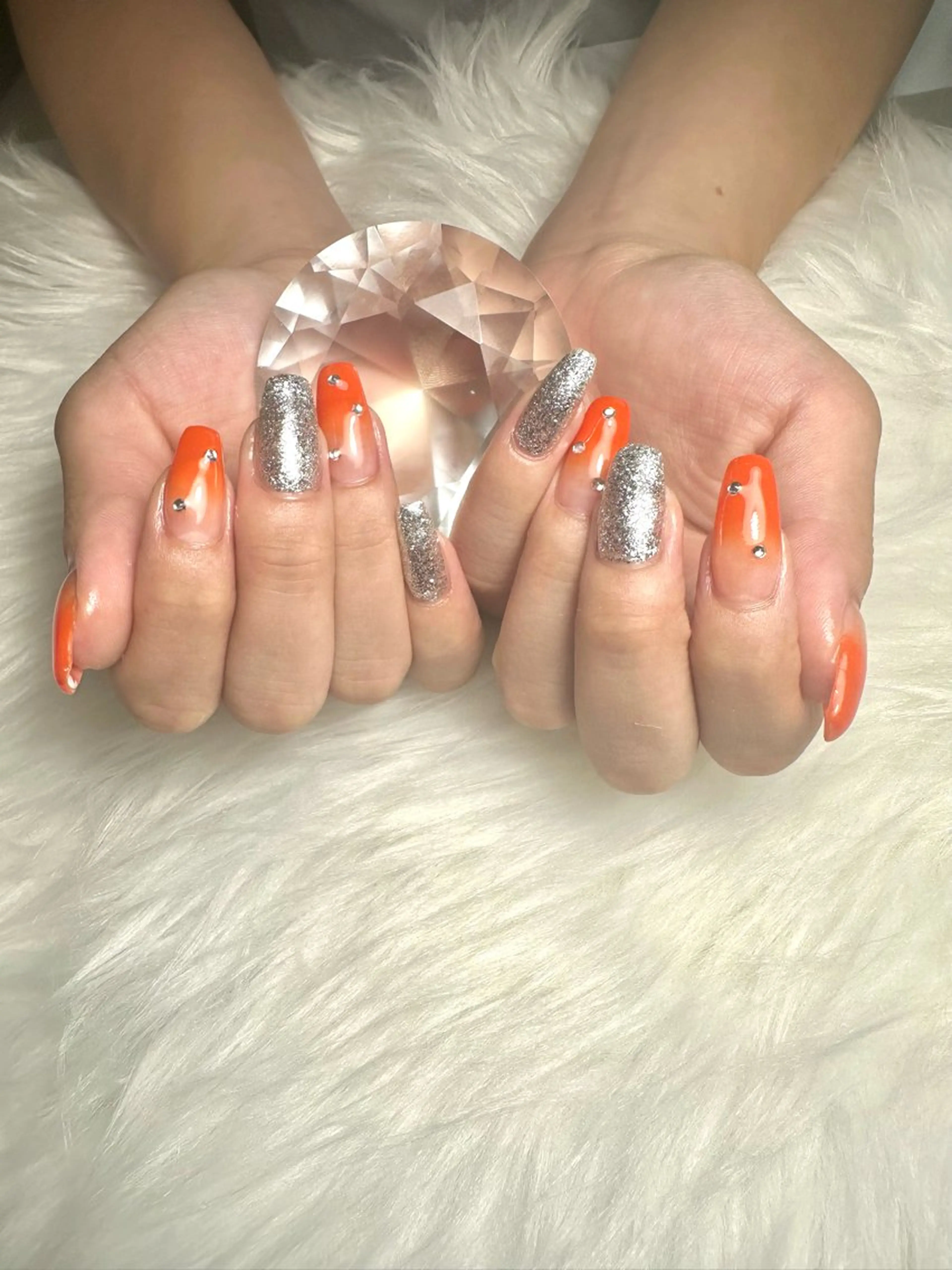ネイル グラデーション オレンジ シルバー Nakano Kanaのネイルデザイン