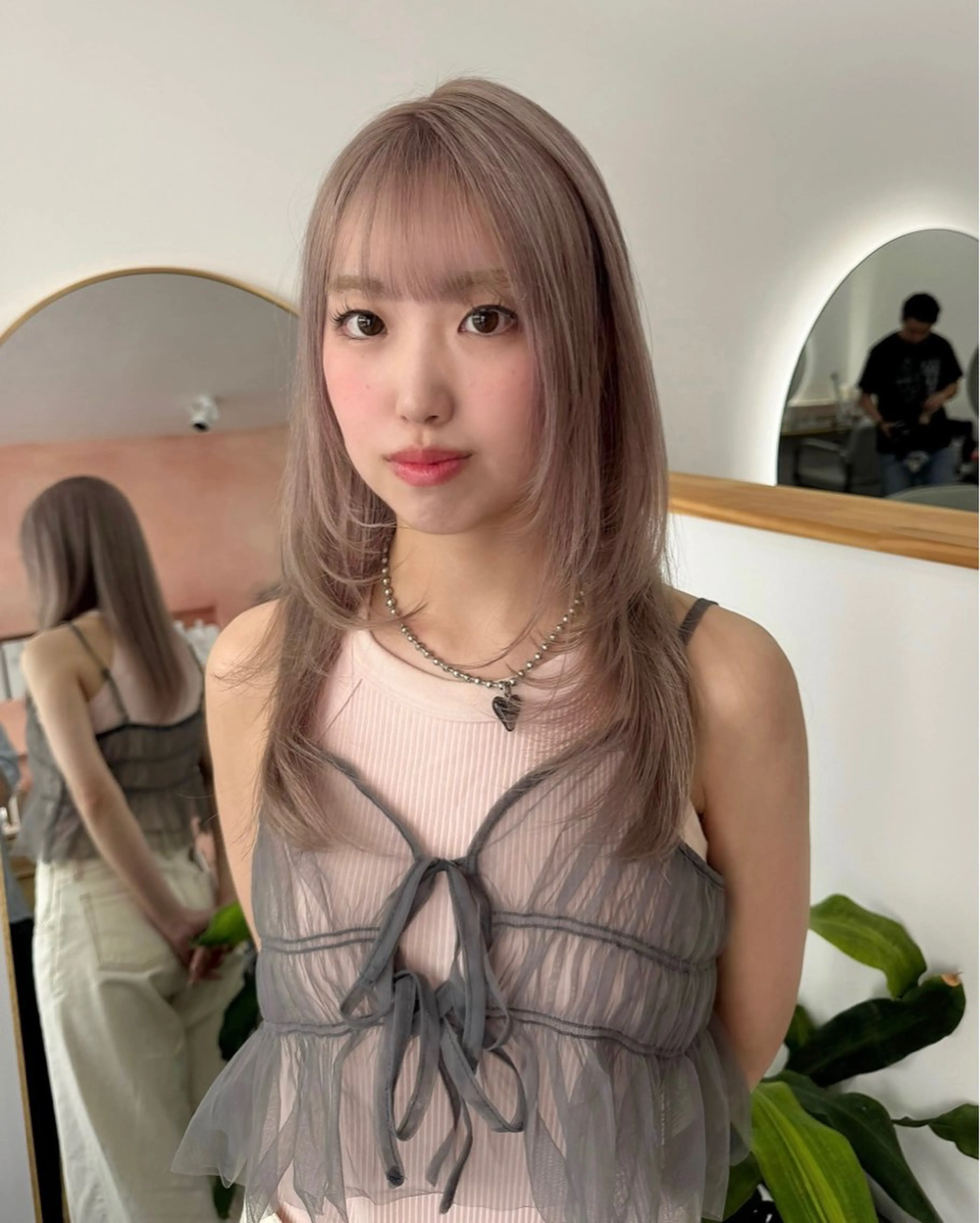 ロング ヘアカラー トリートメント レイヤーカット ベージュ/KANAのヘアスタイル