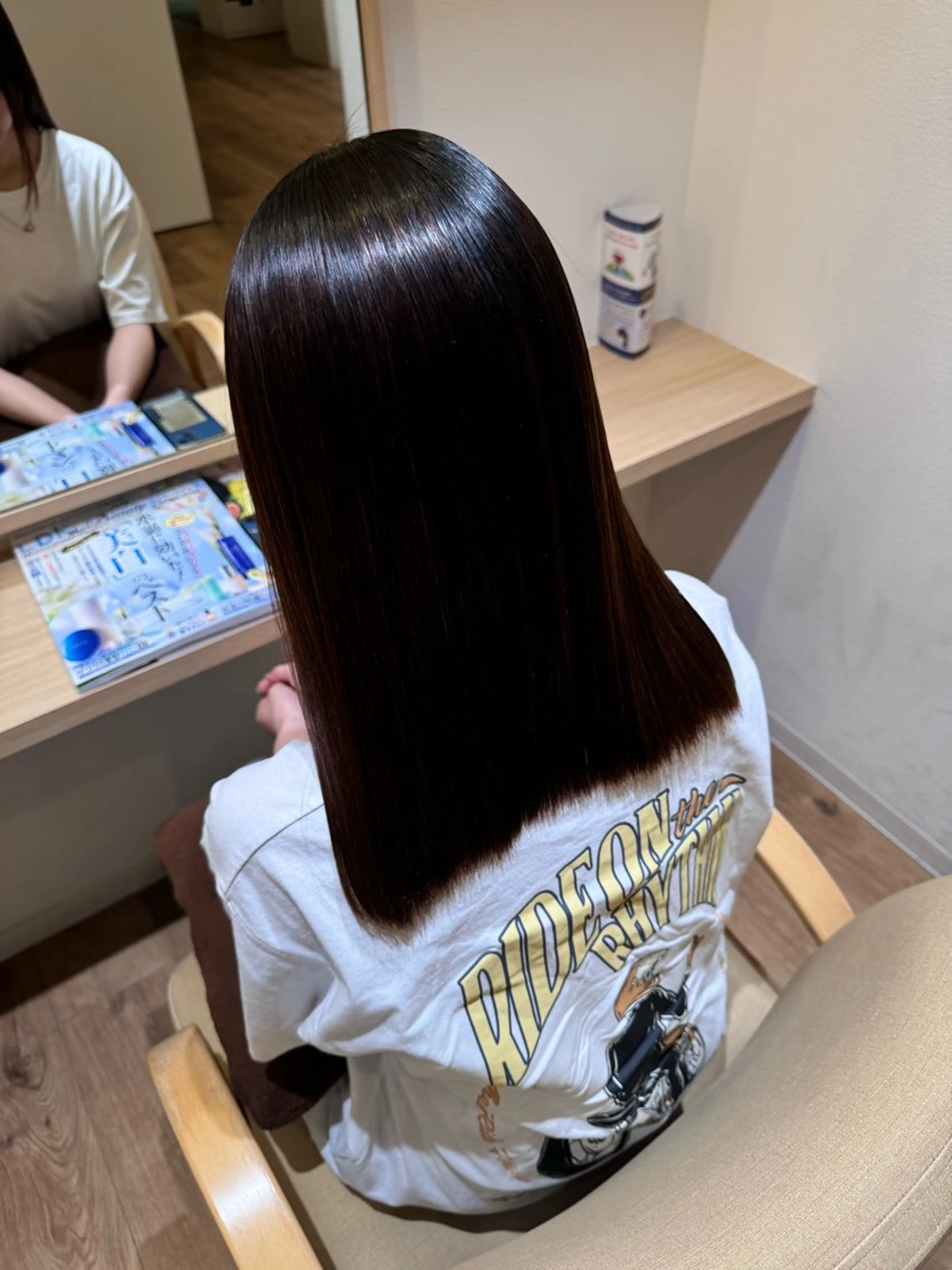 セミロング DeuxAge所属・高田 奈於のマツエク・マツパデザイン