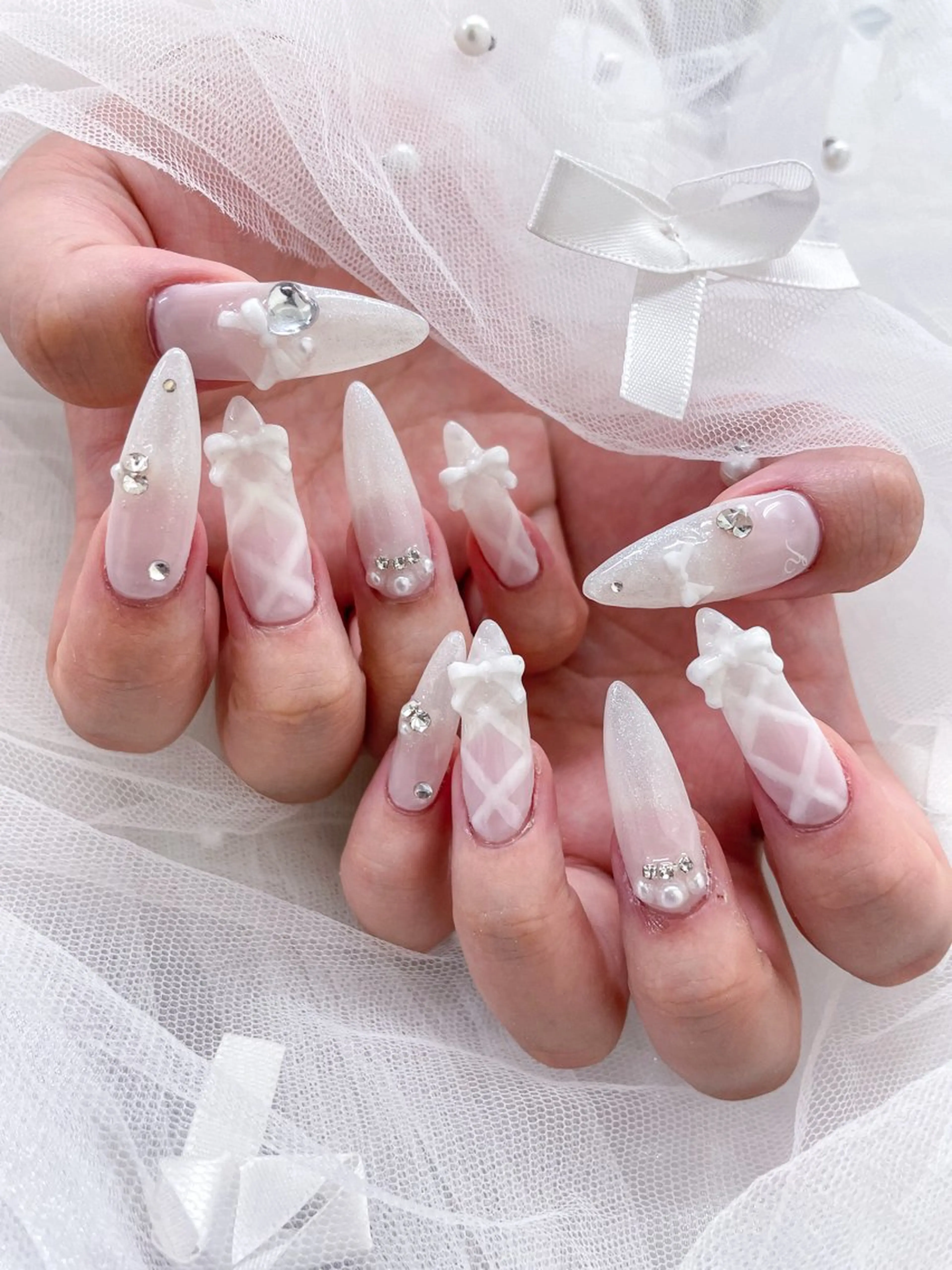 ネイル リボン ハンドネイル 五十嵐 美智のネイルデザイン