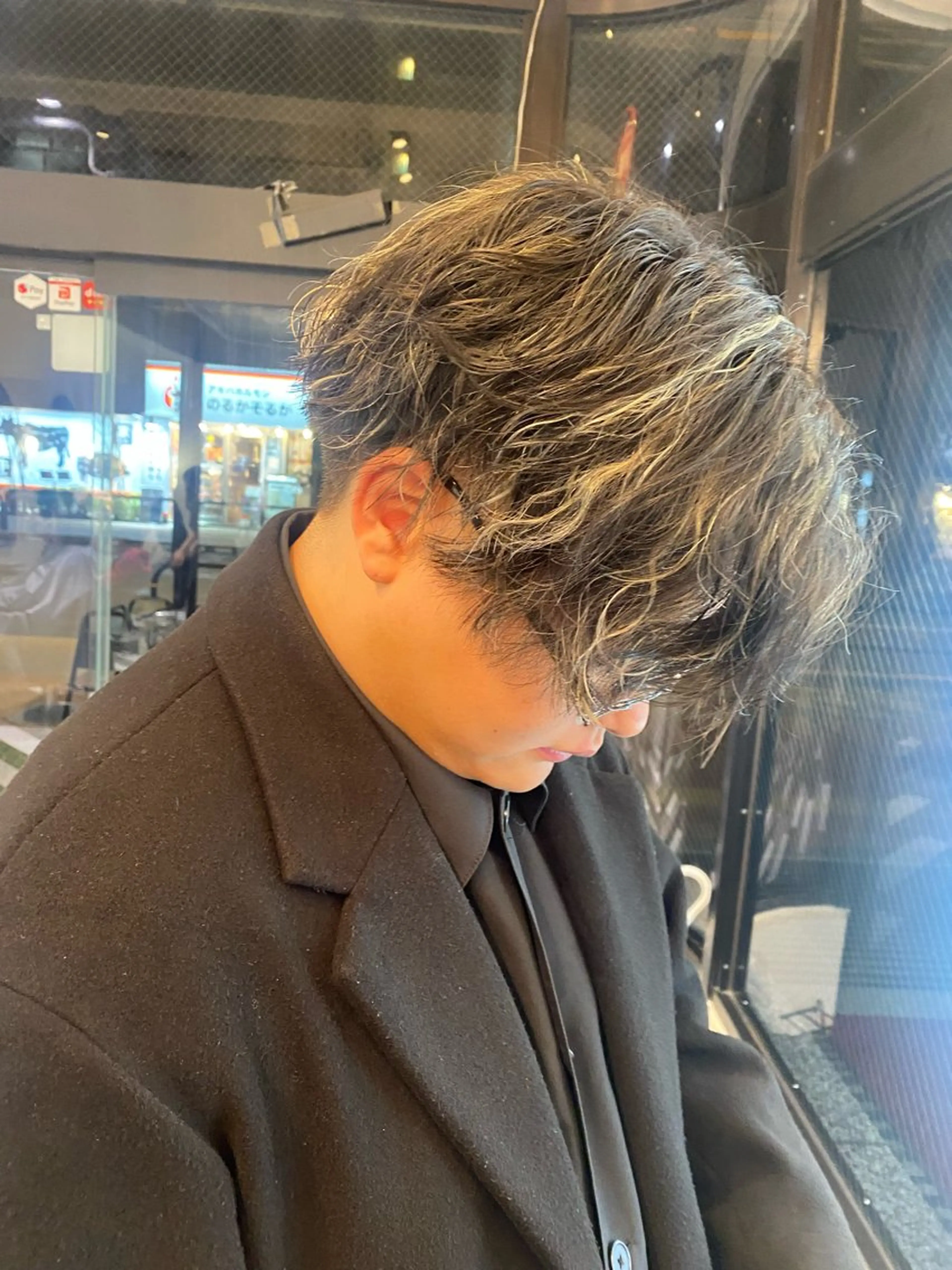 眉カット付き😎メンズカット＆パーマ＆炭酸スパの写真