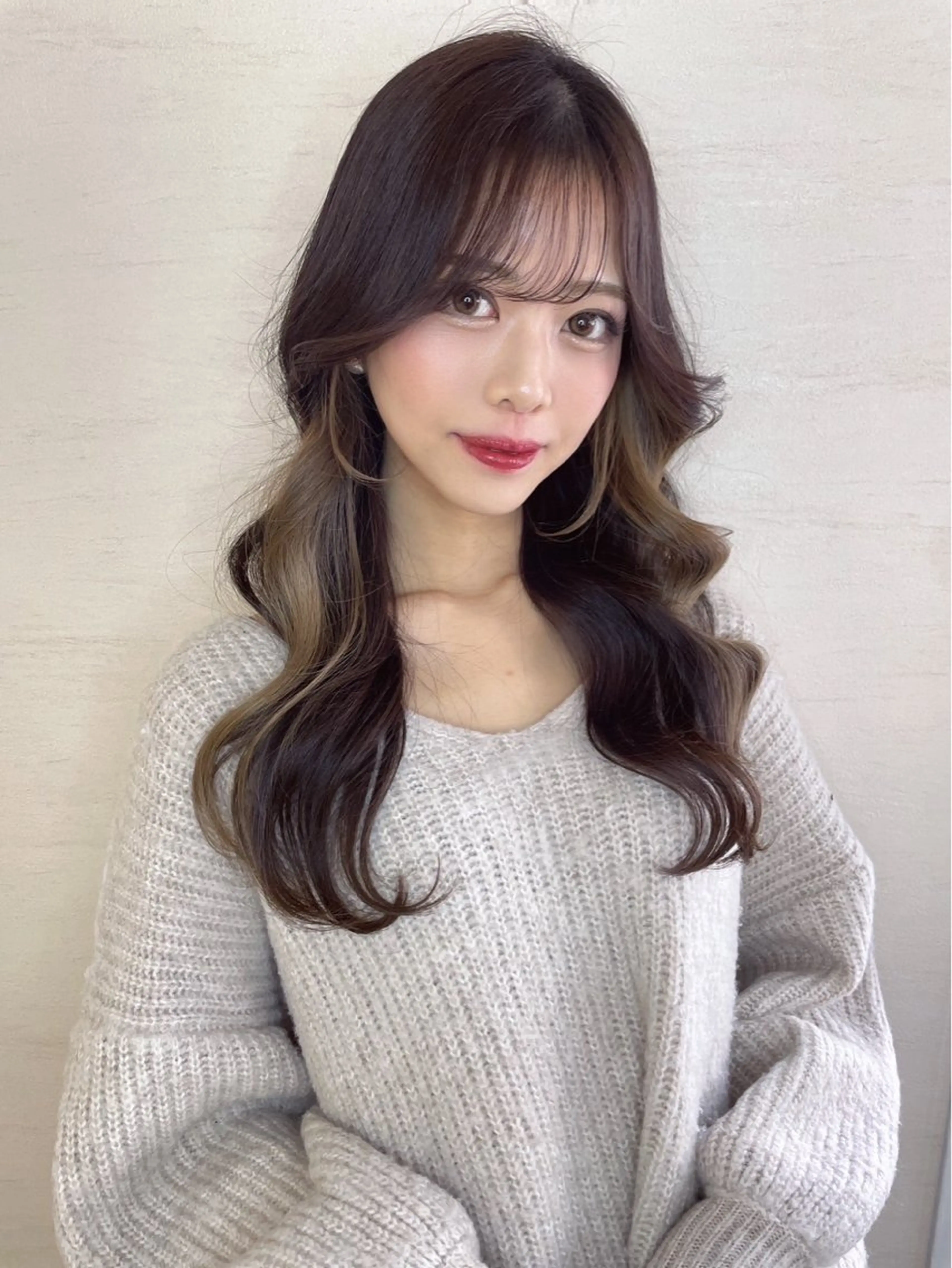 セミロング カラー イヤリングカラー グレージュ レイヤーカット カット ヘアカラー トリートメント ベイリコルド　アトリ 店長　宮城一真のヘアスタイル