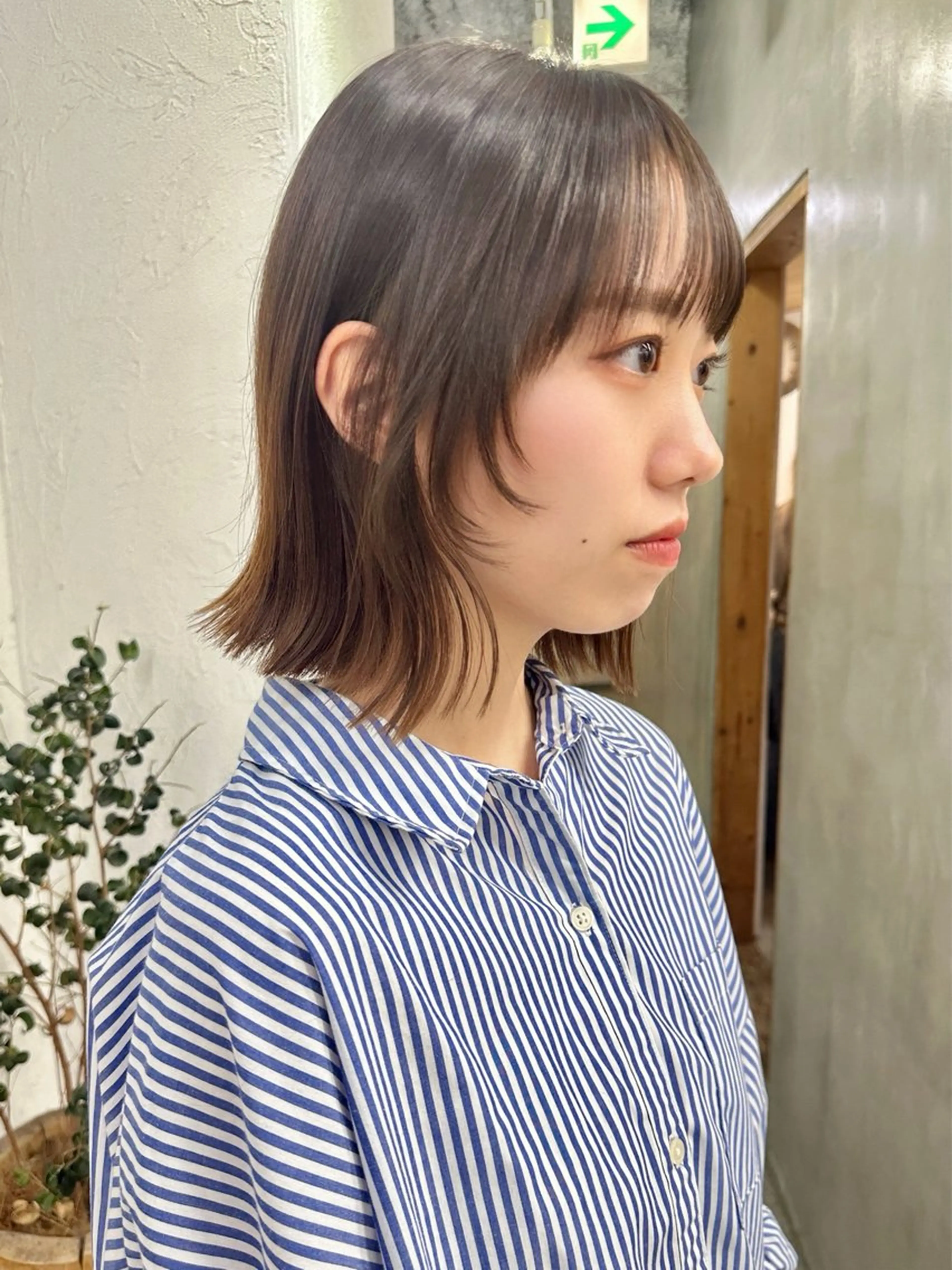 ミディアム 顔まわりレイヤー レイヤーカット ブリーチダブルカラー 【koide】のヘアスタイル