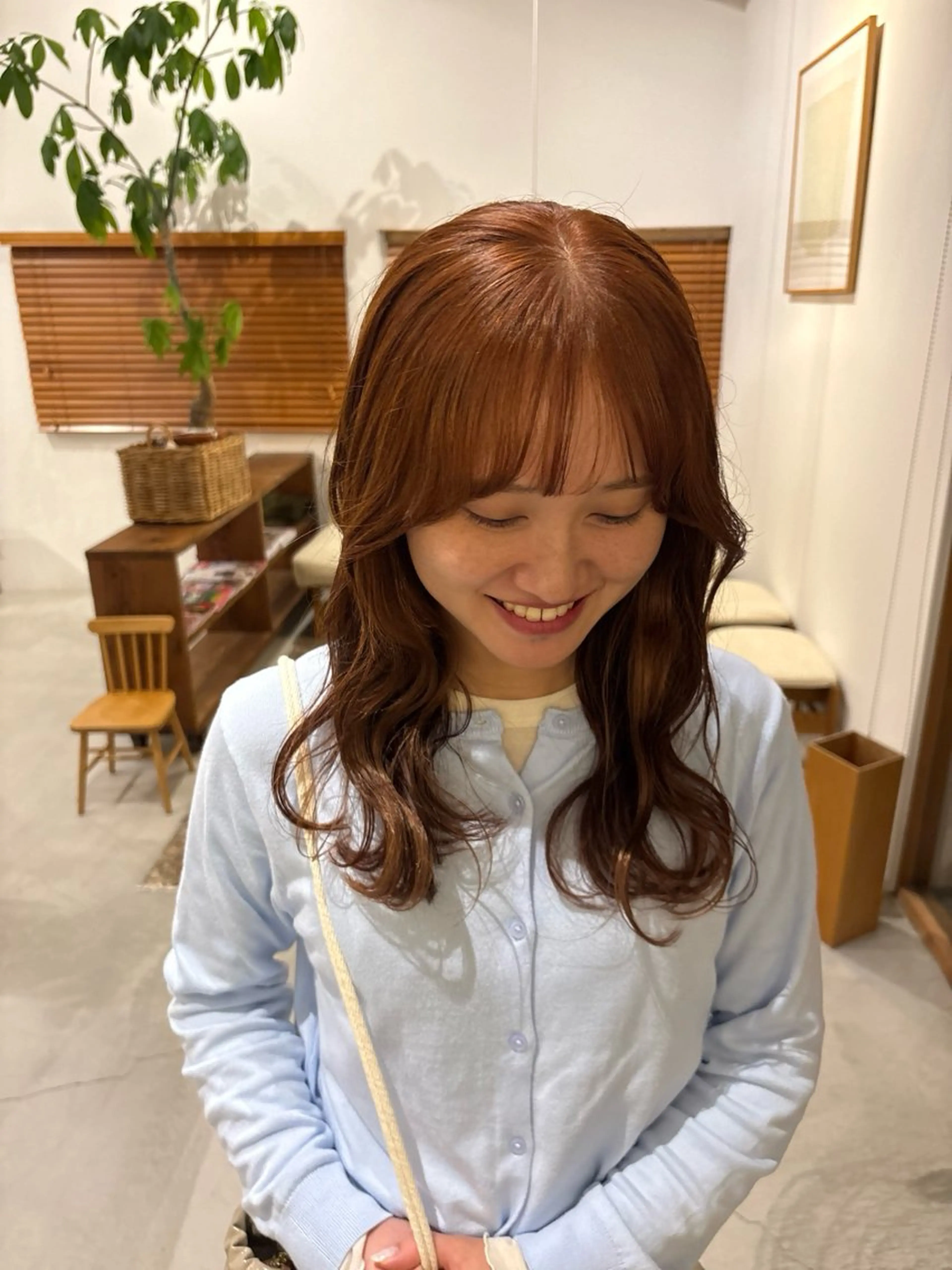 セミロング カラー shiozaki izumiのヘアスタイル