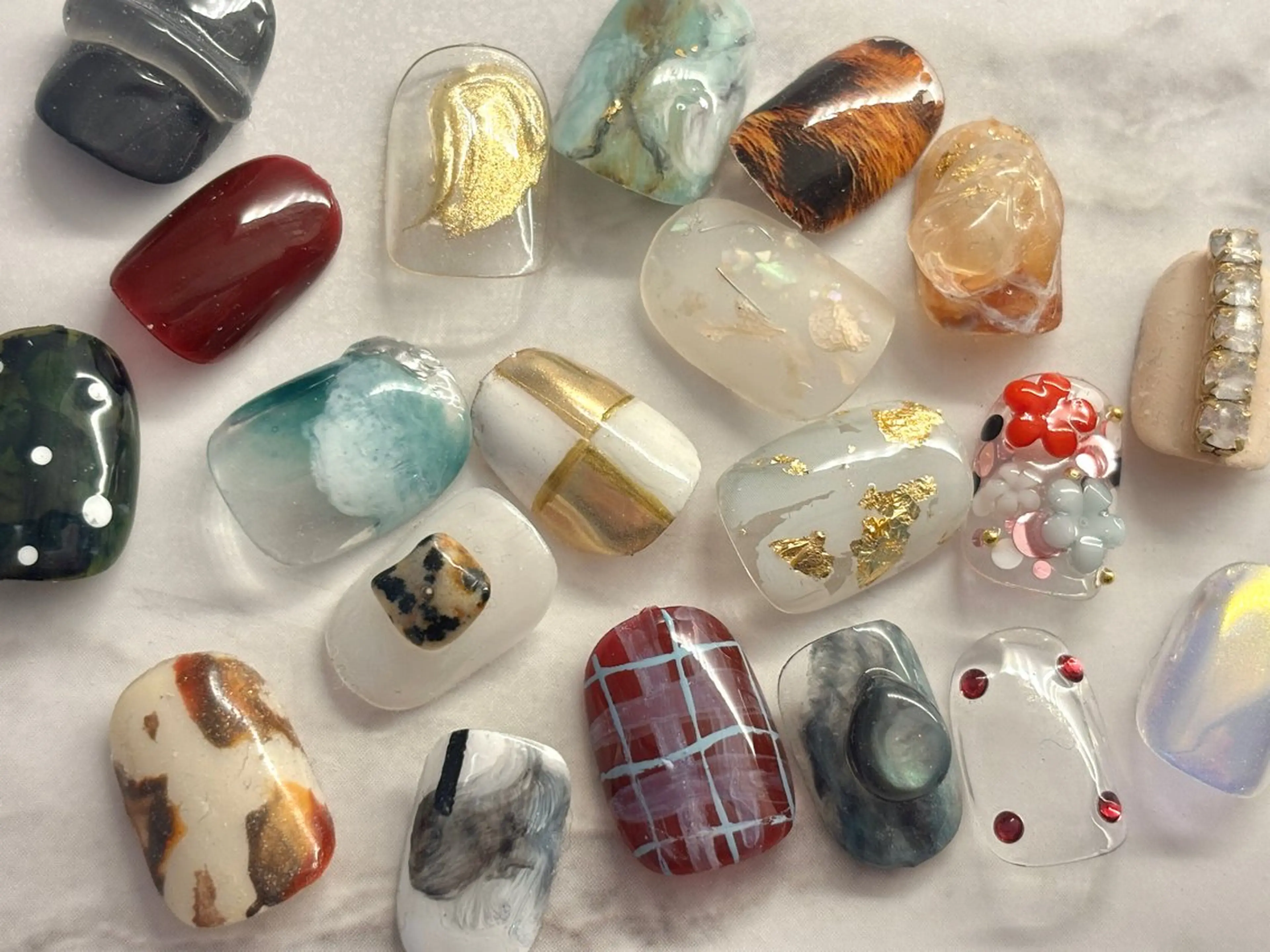 ネイル ハンドネイル フットネイル 栗田 ゆう子のネイルデザイン