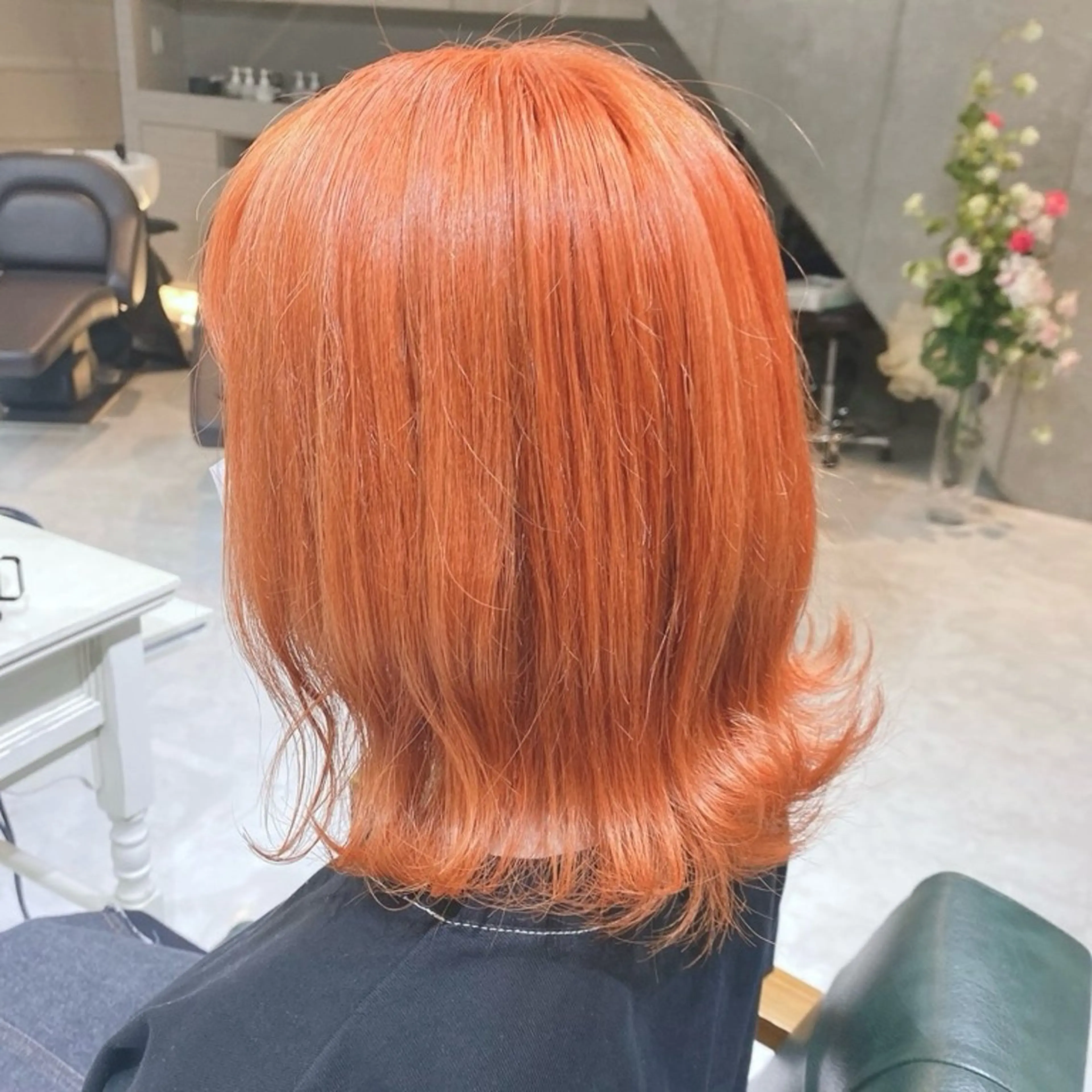 ミディアム カラー ブリーチ デザインカラー ハイトーンカラー オレンジ カット ヘアカラー トリートメント ヘアセット DAYS Men’sのヘアスタイル