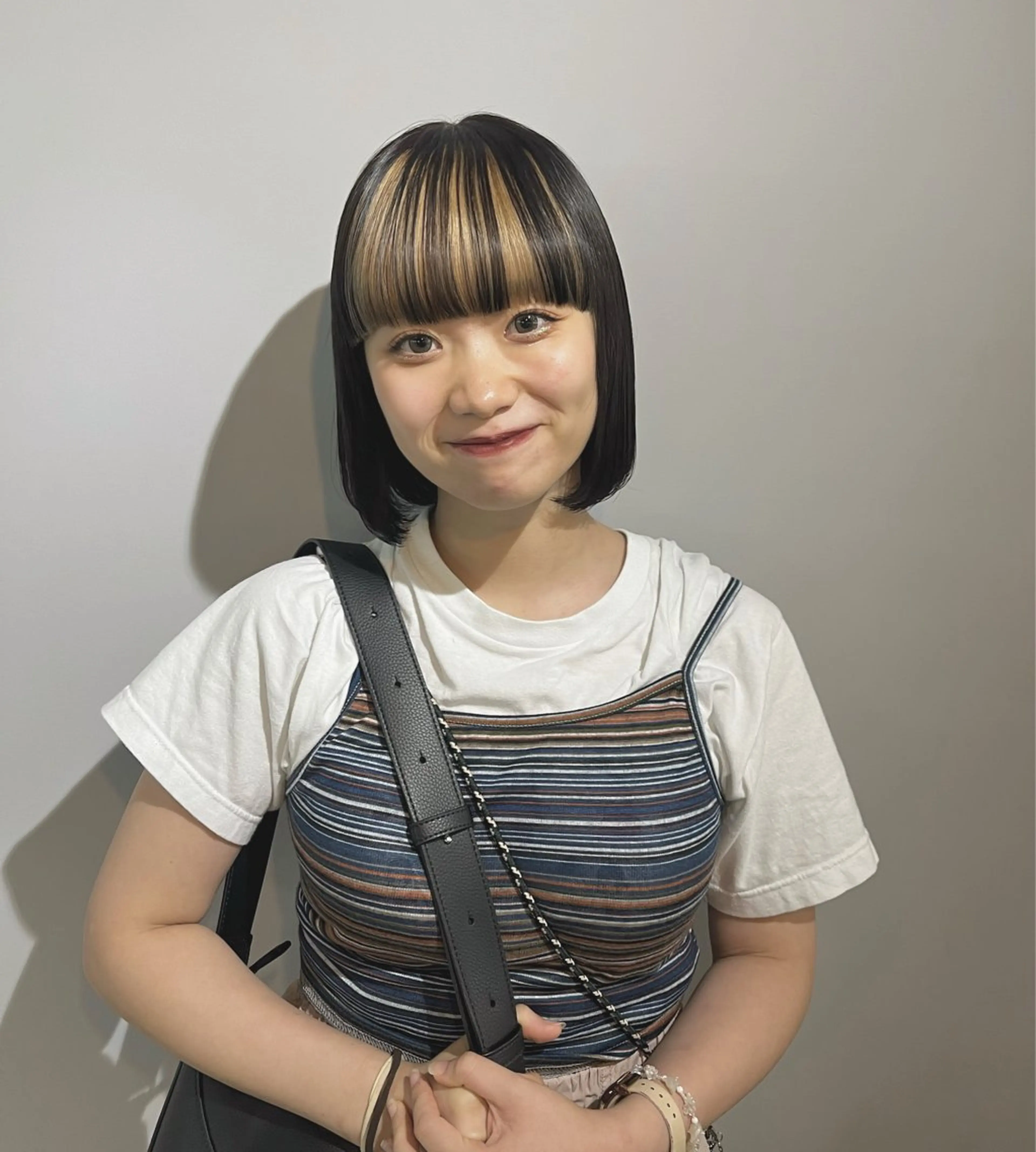 ショート カラー カット ヘアカラー 綾乃／デザインカラー ／ハイトーン／ボブのヘアスタイル