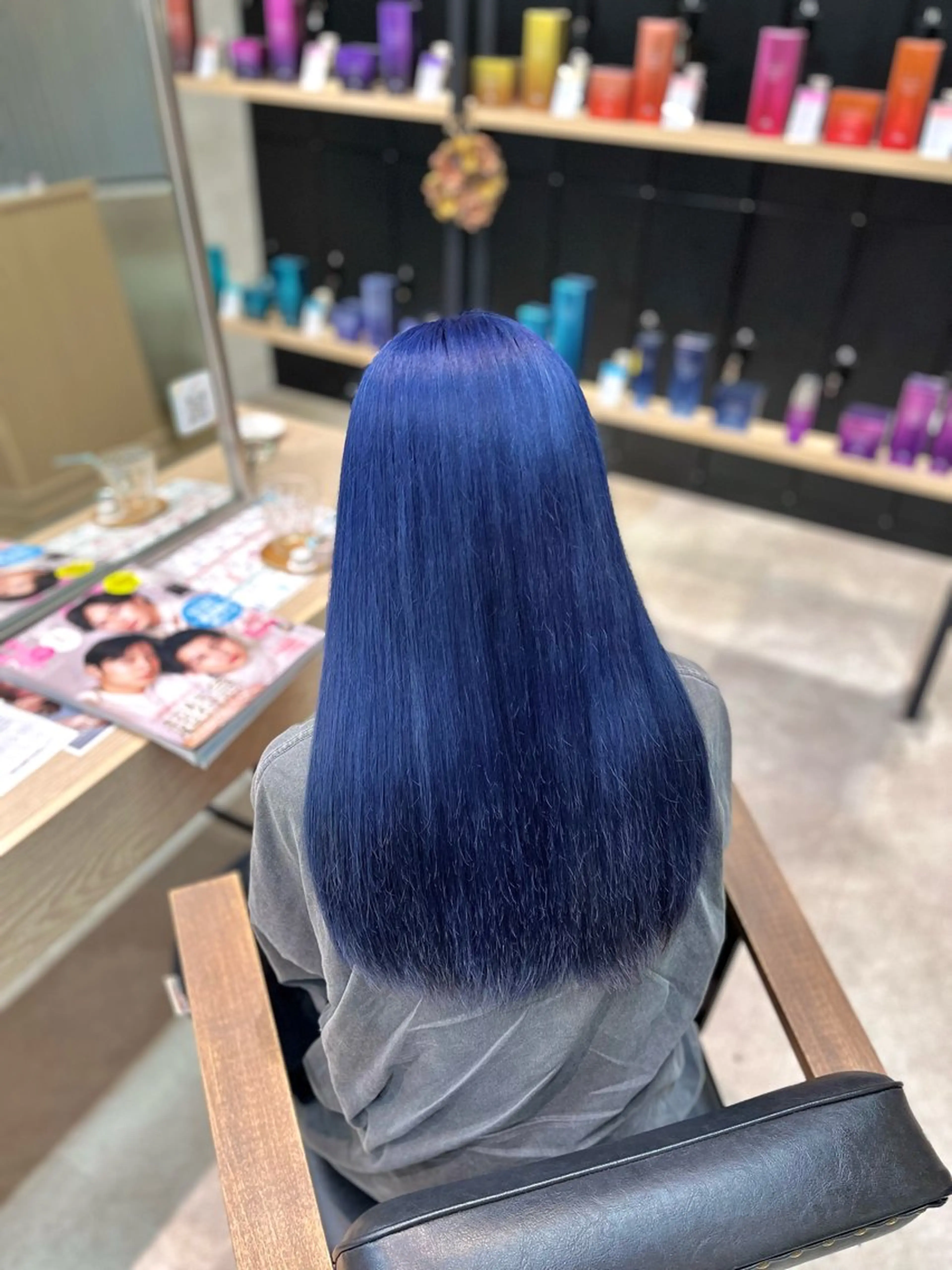 ロング カラー ブリーチ ブルーカラー トリートメント 寒色 ♡ レイヤー ┊︎miyuのヘアスタイル
