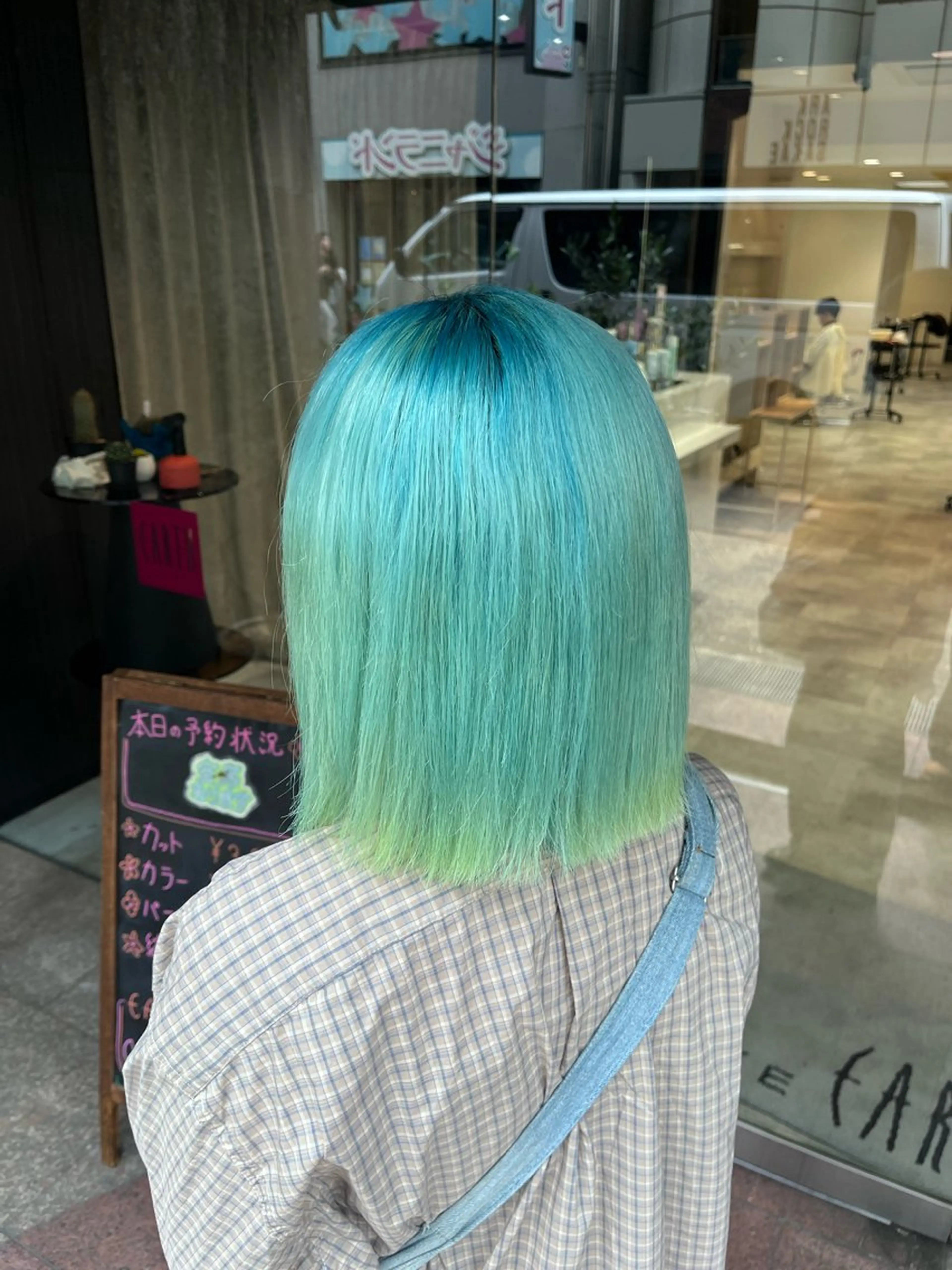 ミディアム カラー 大林 美優のヘアスタイル
