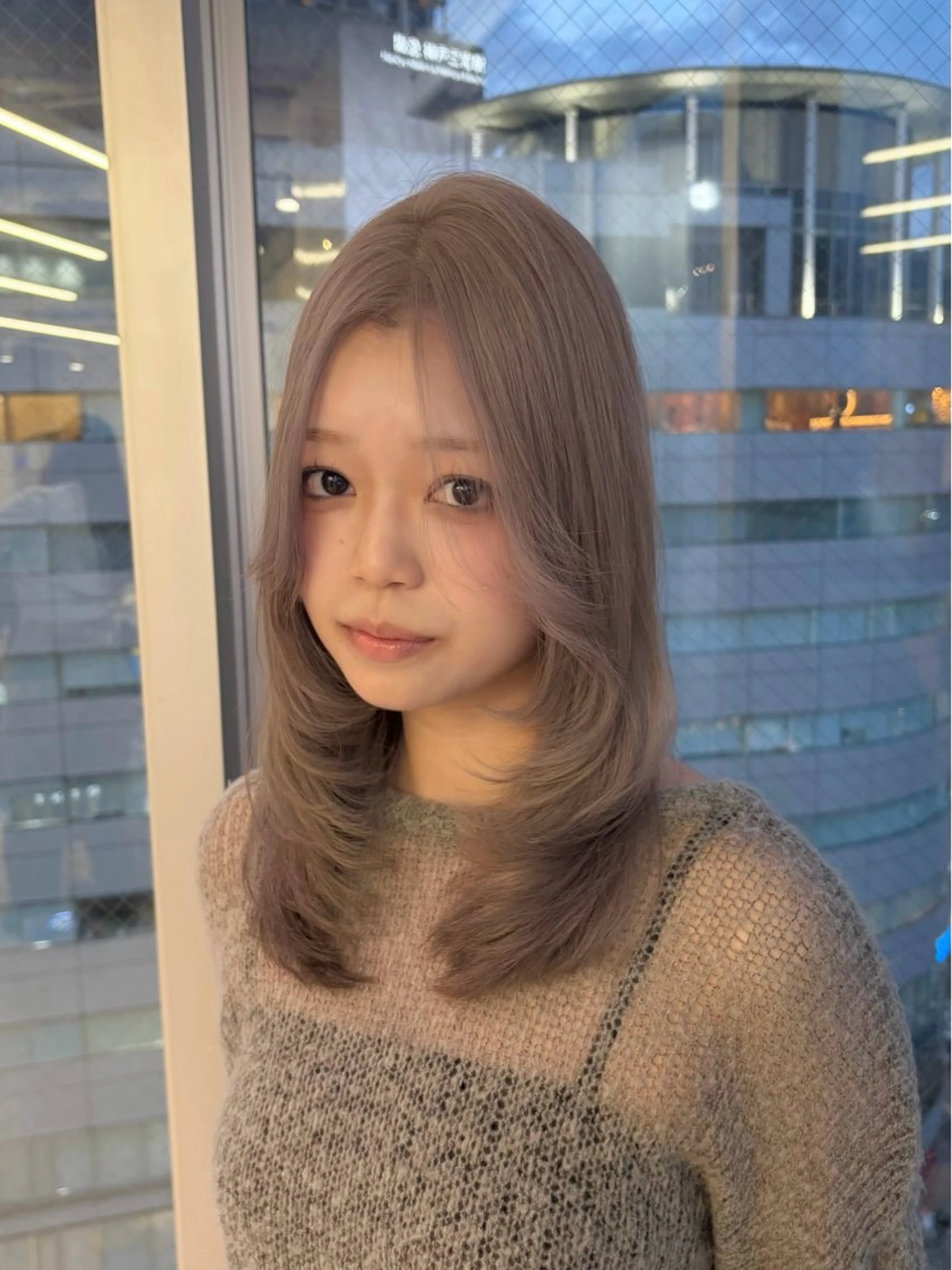 セミロング カラー ハイトーンカラー カット ヘアカラー トリートメント EIGHT /SHU🩶のヘアスタイル