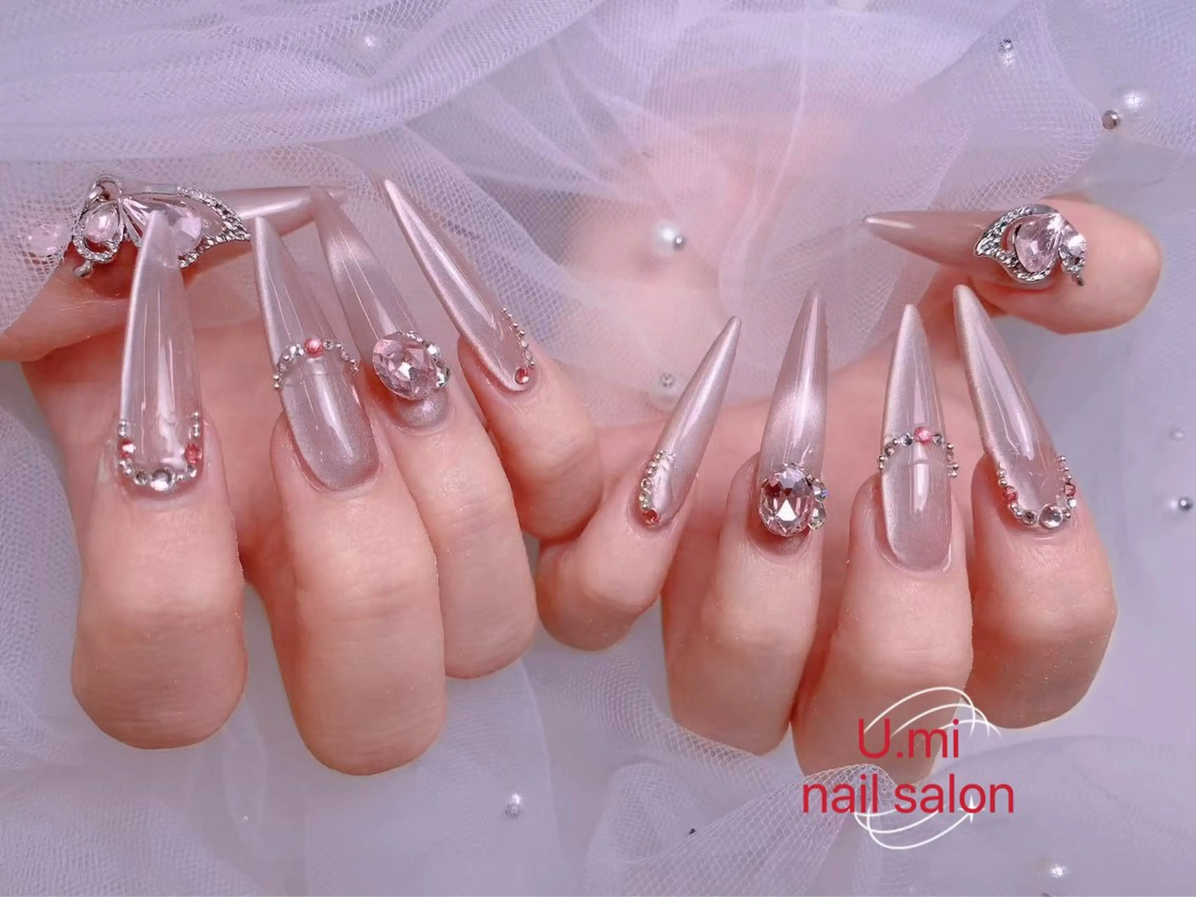 ネイル UMI ネイルサロン新宿🎀のネイルデザイン