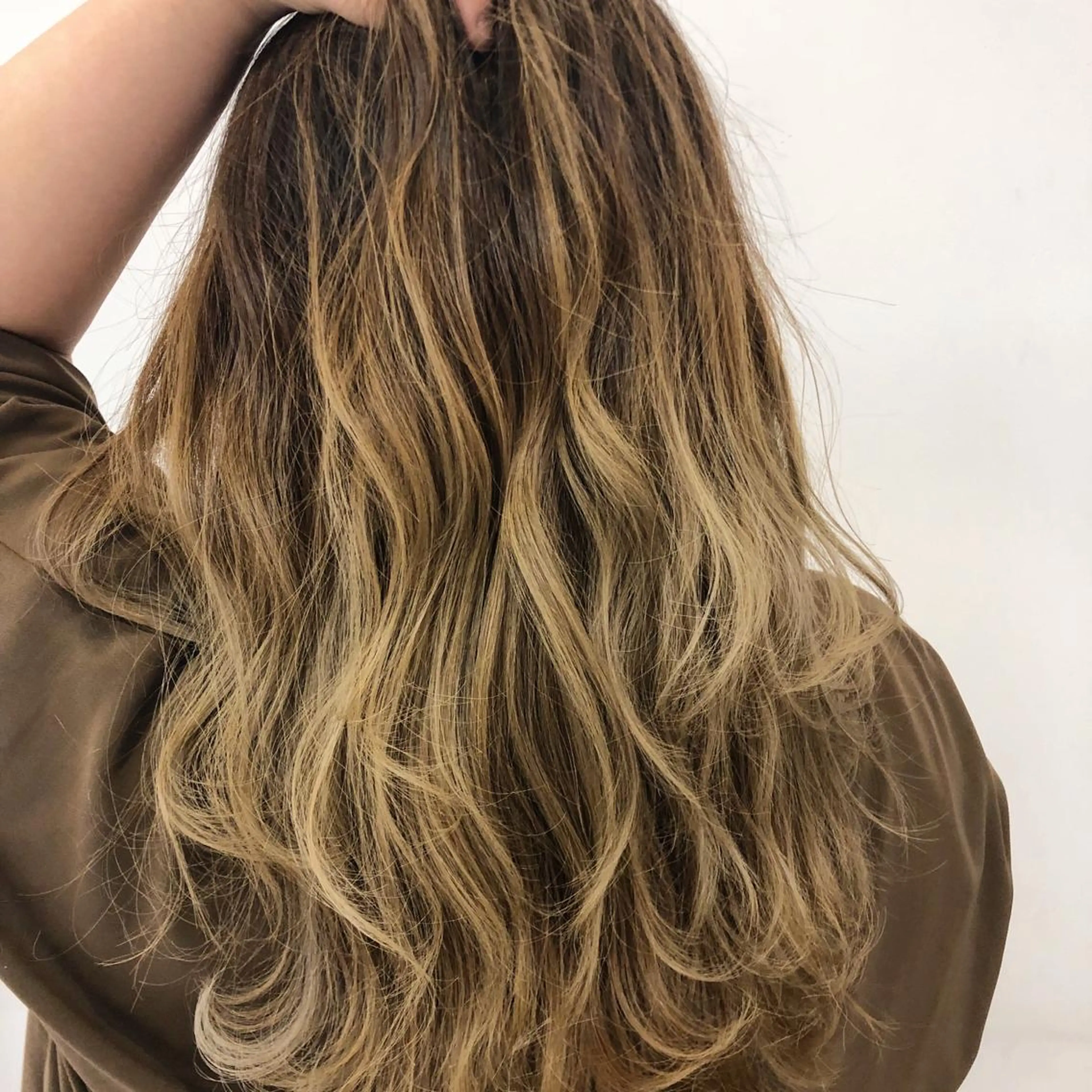 ロング カラー 三鷹で1番ショート ボブをカットする新谷のヘアスタイル