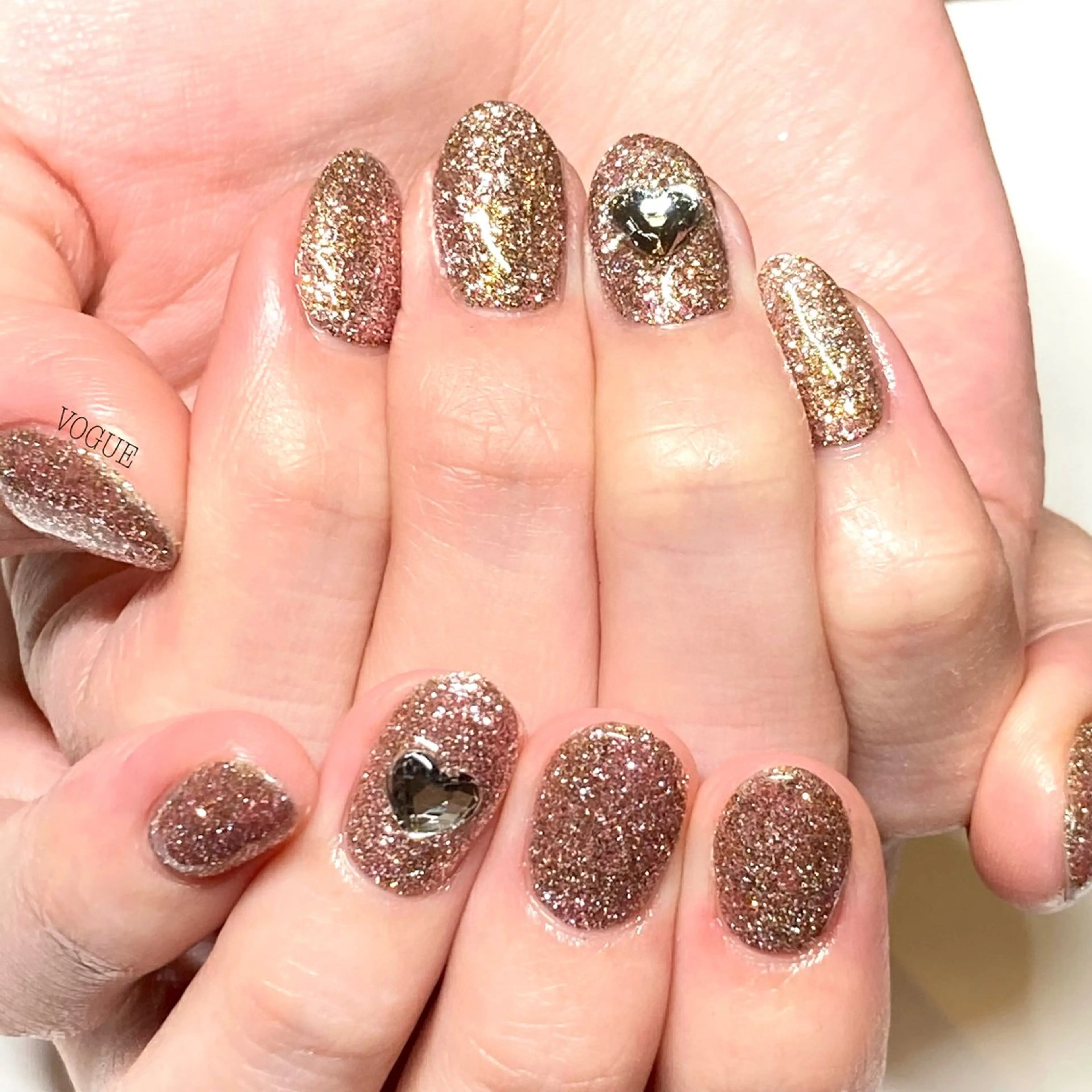 ネイル ハンドネイル VOGUE ×SWANのネイルデザイン