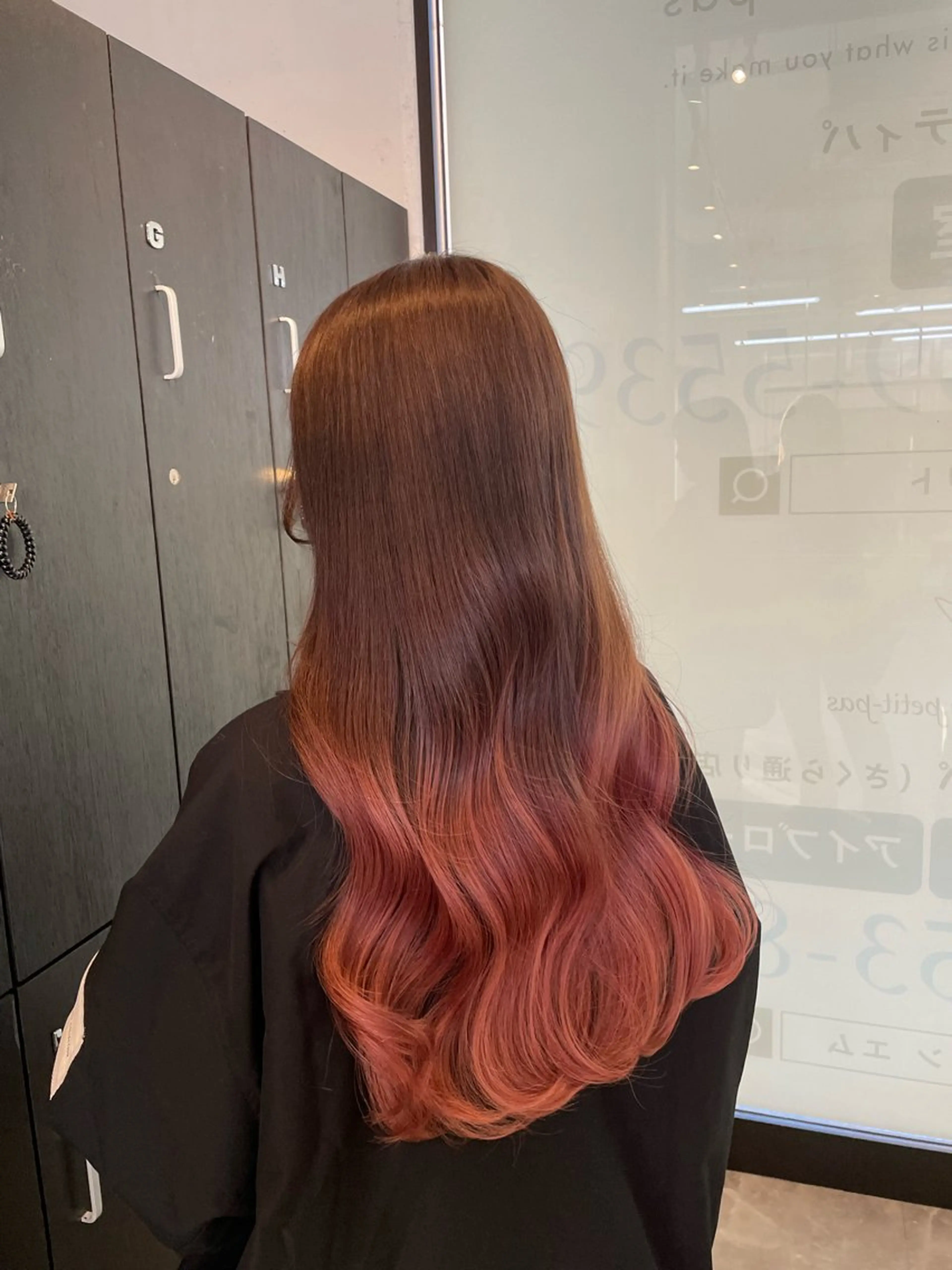 カラー グラデーションカラー ヘアカラー ハイトーンカラー🩵 指名多数💗横山聖奈のヘアスタイル