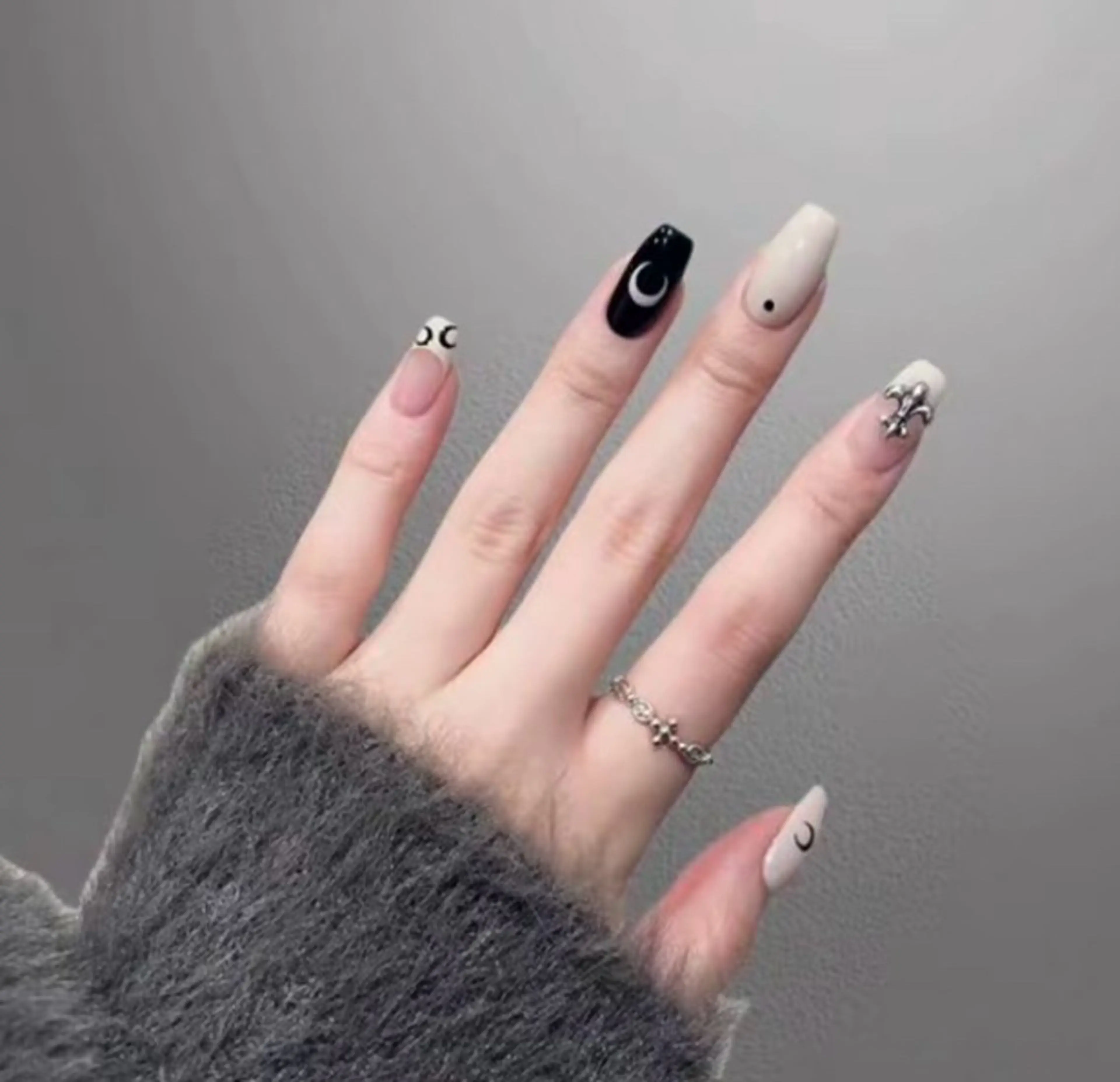 ネイル 長さ出し フットネイル ジェルネイル 韓国ネイル マグネットネイル ハンドネイル YMT NailStudioのネイルデザイン