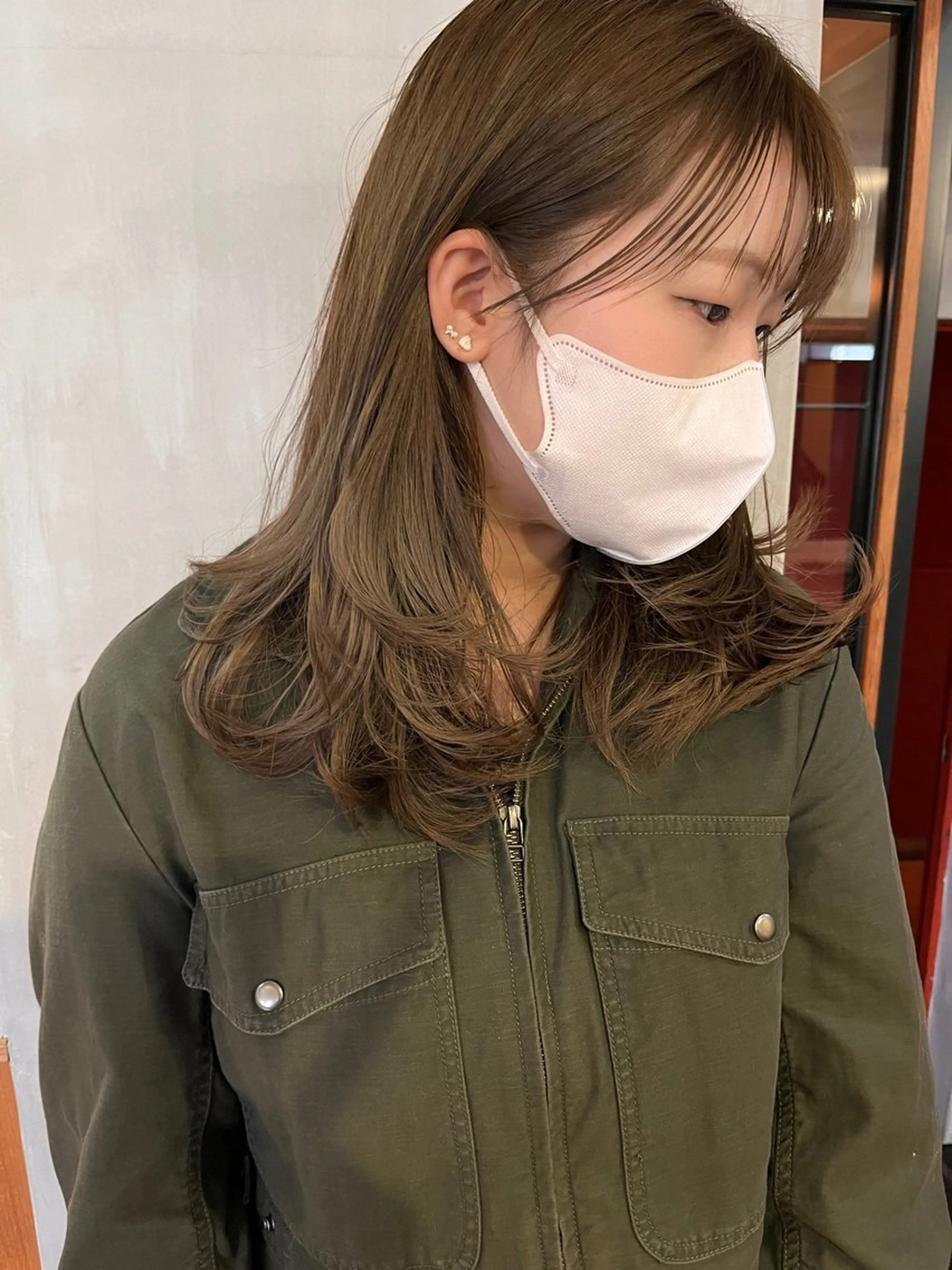 セミロング カラー ベージュカラー 透明感カラー レイヤーカット 小顔カット カット ヘアカラー 薬院:今泉/上川美幸 ボブ/顔周りレイヤーのヘアスタイル