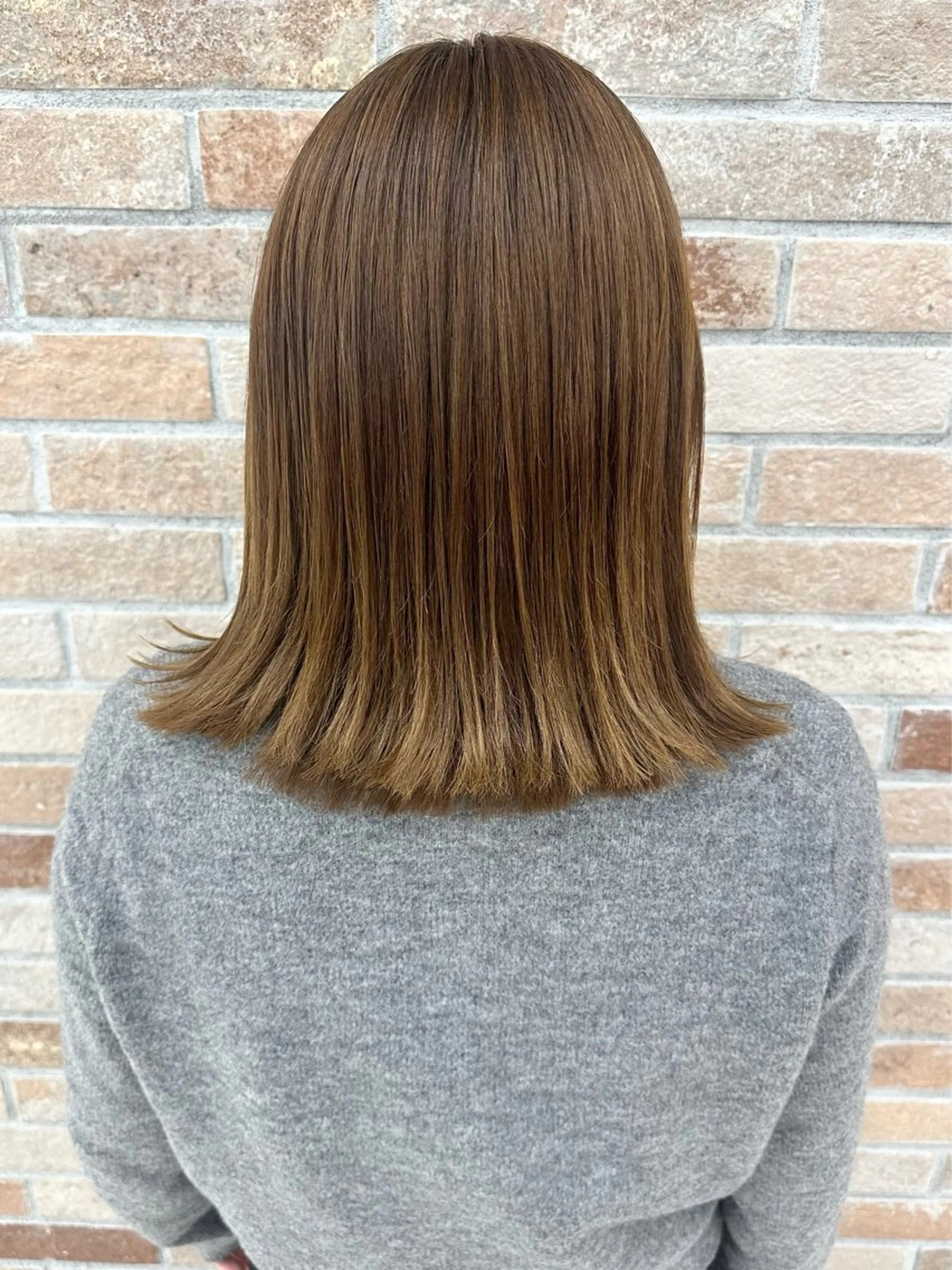 セミロング カラー ベージュカラー ブリーチ ブリーチなしカラー 齋藤 らいのヘアスタイル