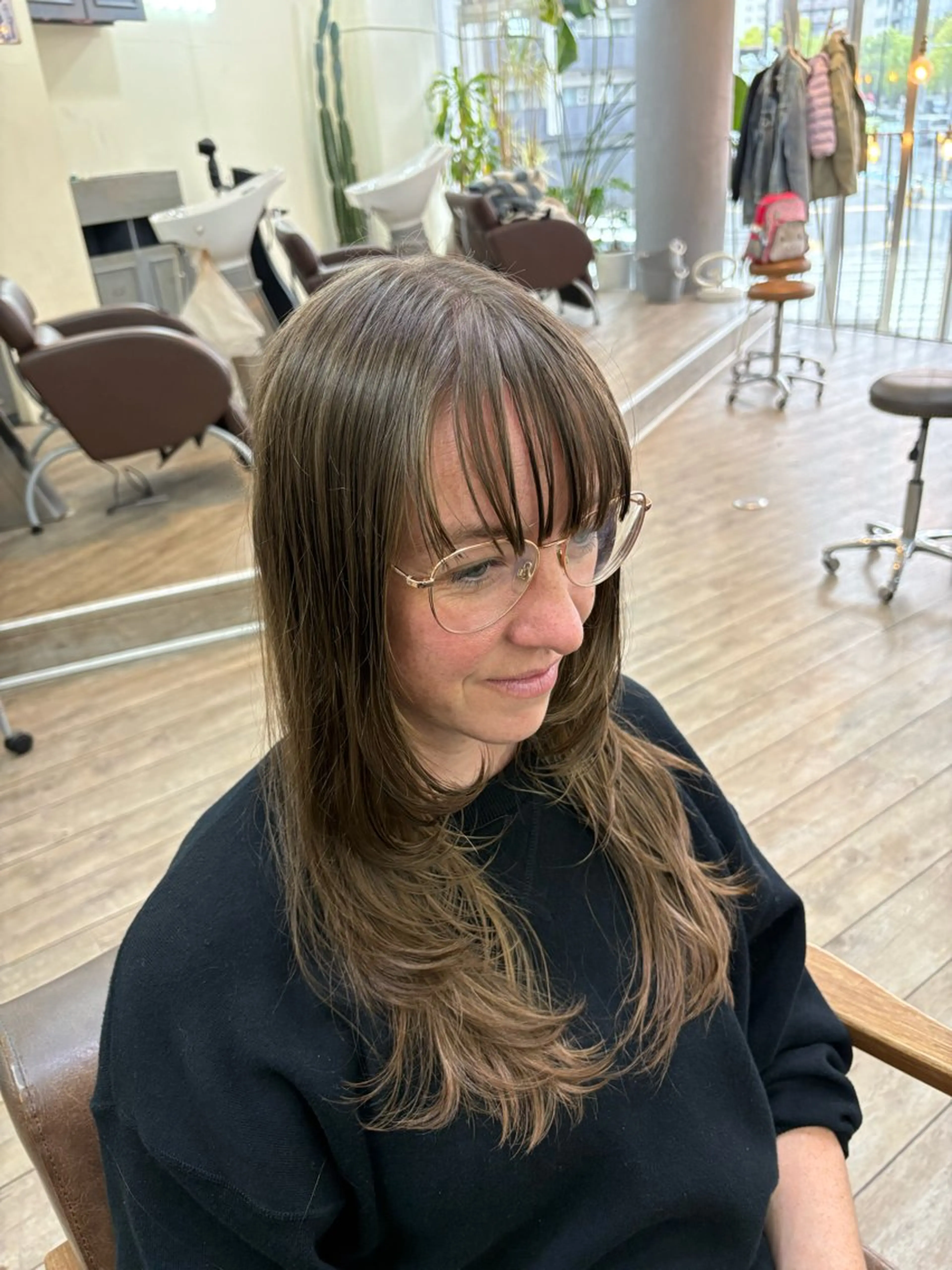 ロング ウルフカット WEST OLAND 黒坂佳乃のヘアスタイル