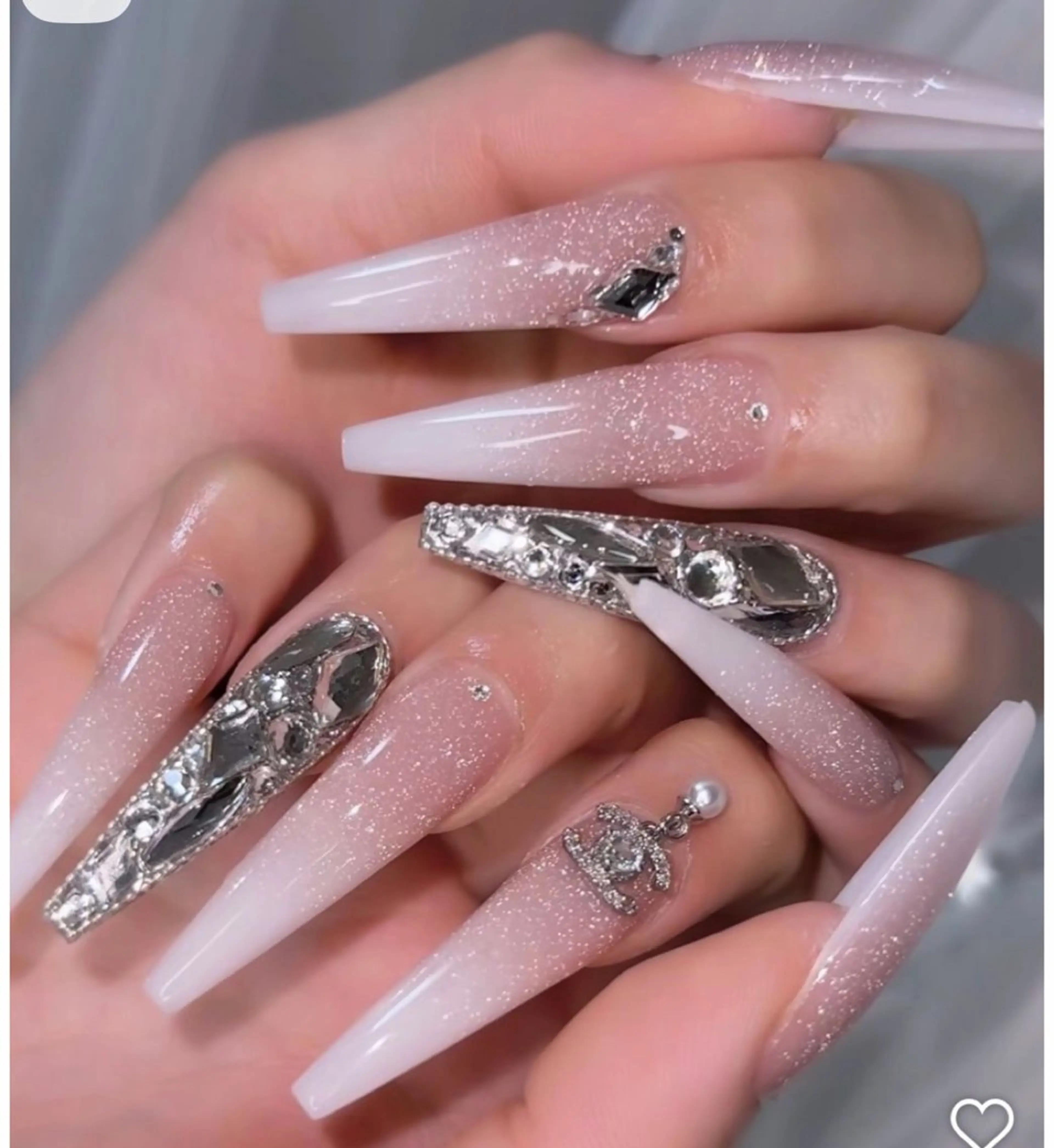 ネイル フレンチネイル キラキラネイル 韓国ネイル シンプルネイル ワンホンネイル ハンドネイル MEI Nailのネイルデザイン
