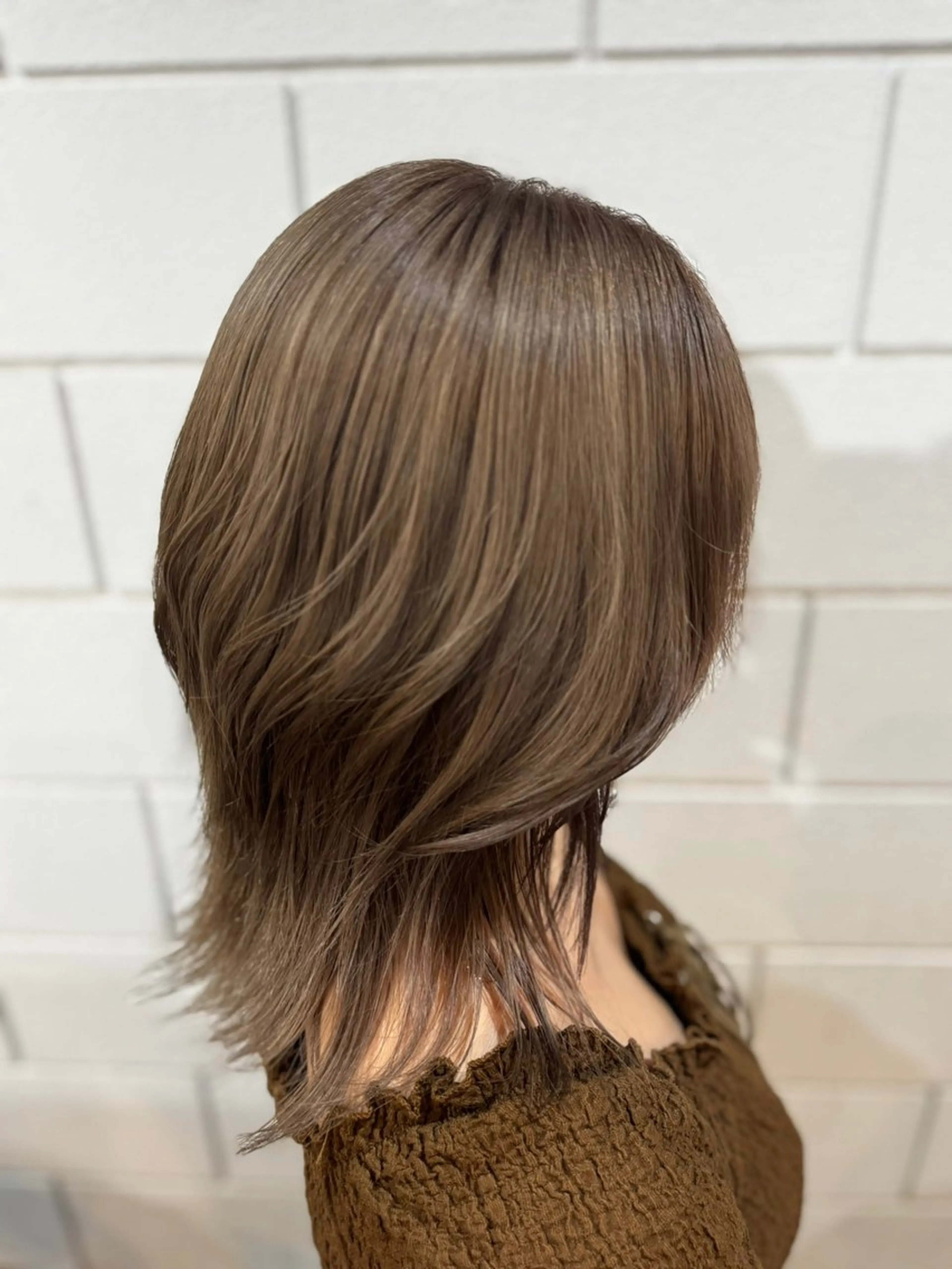 ミディアム ヘアカラー 透け感/ハイトーン/ レイヤー/小山田のヘアスタイル