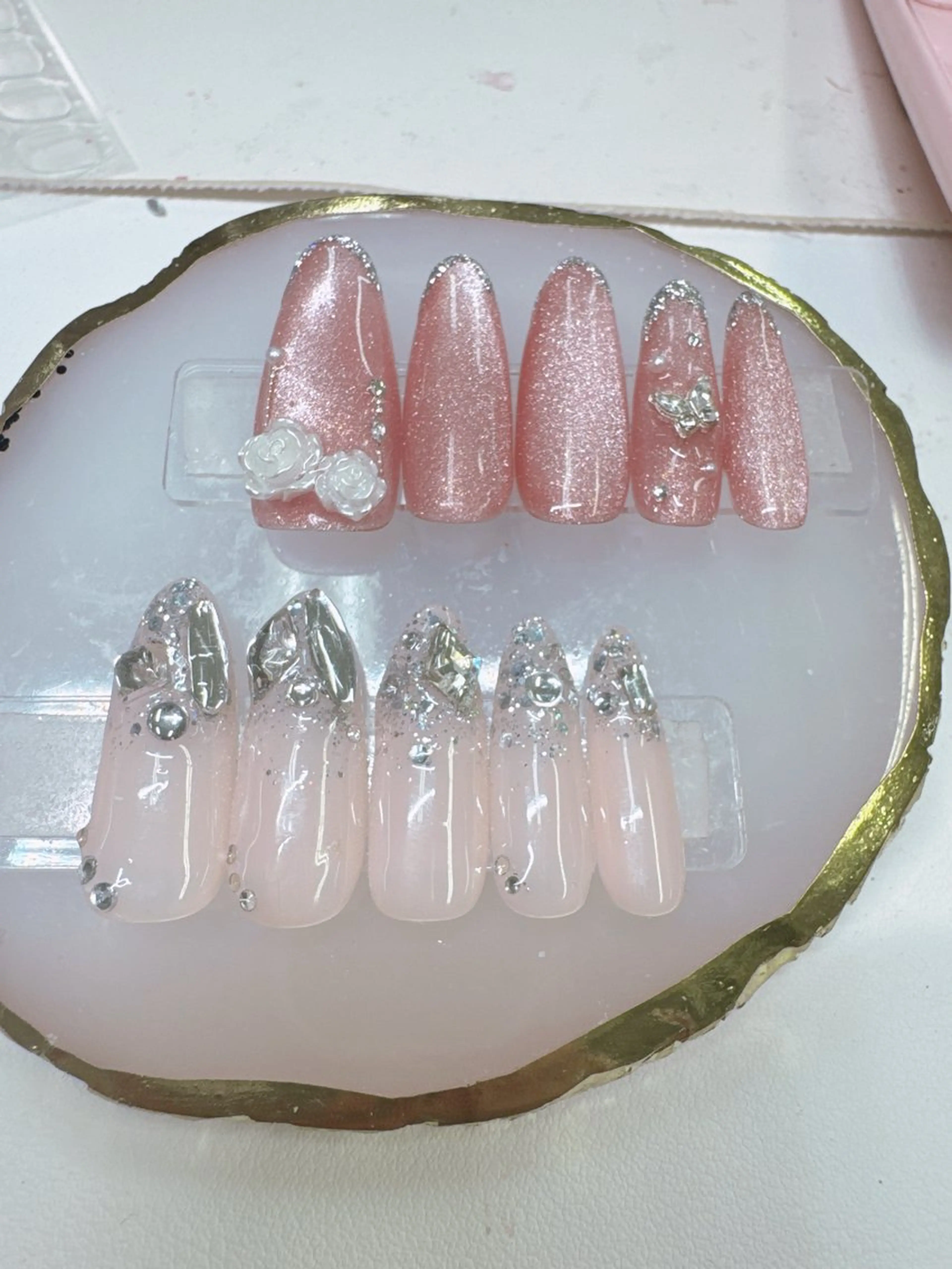 ネイル フレンチネイル ジェルネイル ガラスフレンチ キラキラネイル ロングネイル ハンドネイル Queeens nailのネイルデザイン