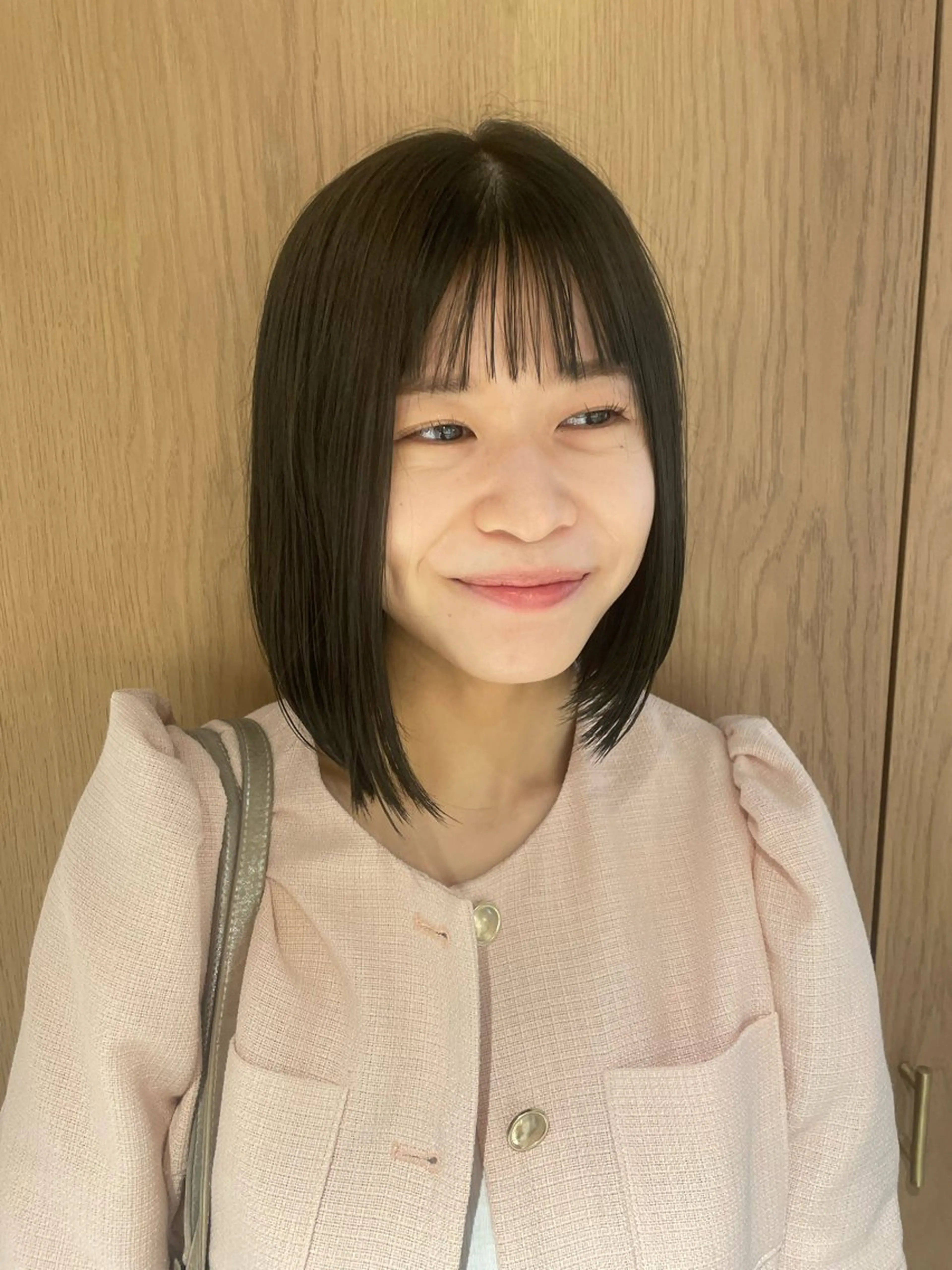 ショート カラー mei|顔まわり ×透明感カラーのヘアスタイル