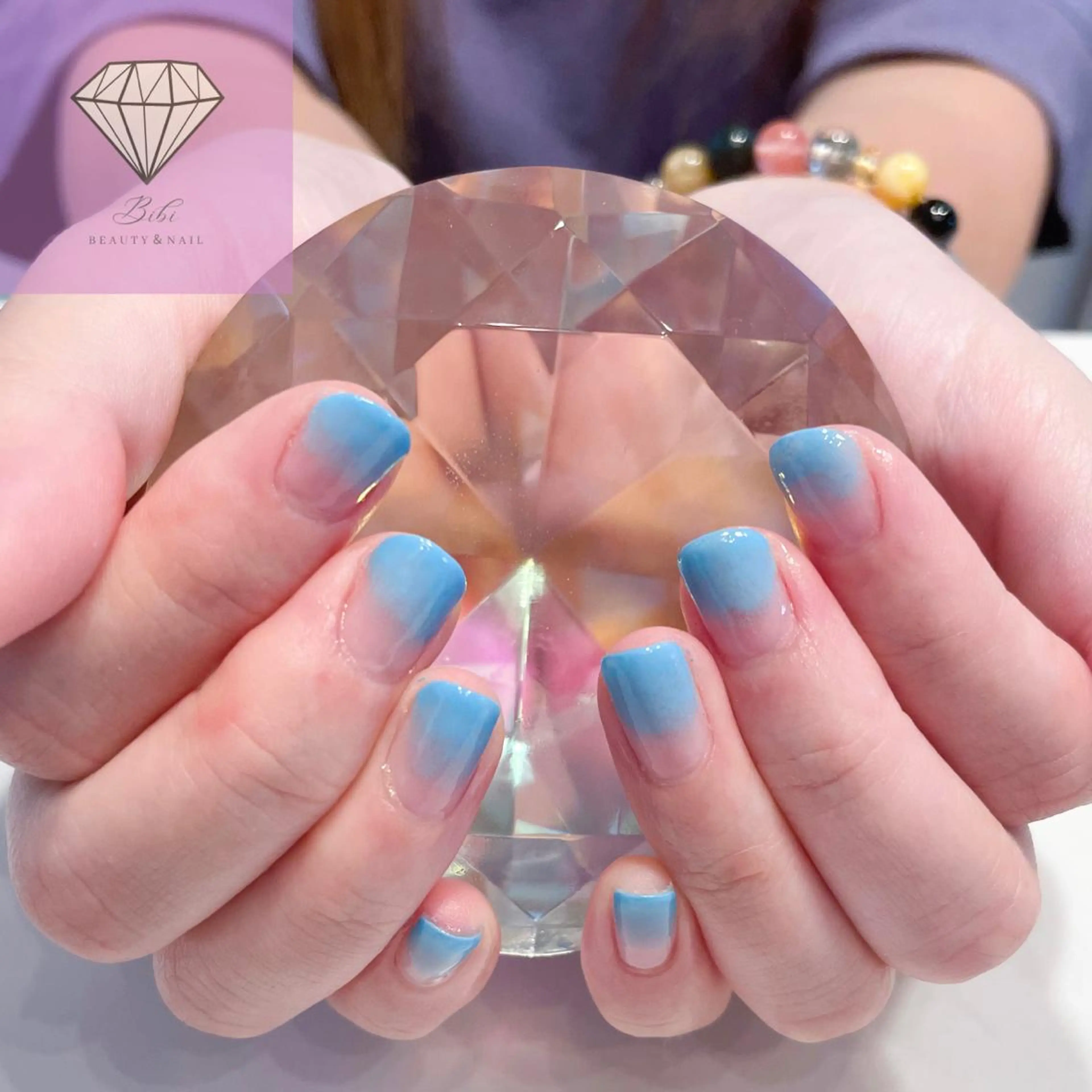 ネイル グラデーション 水色 ハンドネイル ネイルサロン💎 Bibiのネイルデザイン