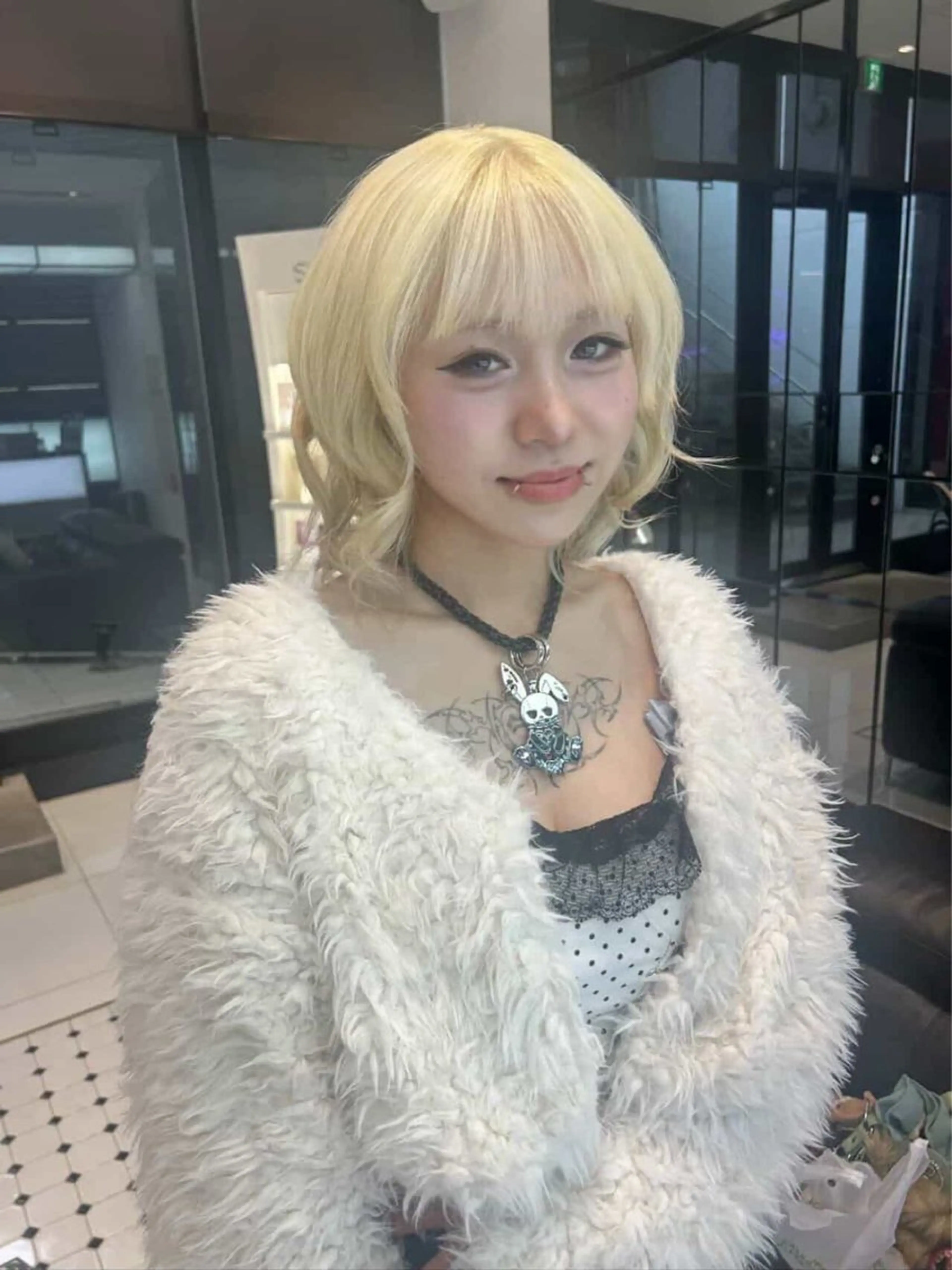 カラー ブリーチ 抜きっぱなしブロンド 吉祥寺Yuuka韓国 ヘア メンズカットのヘアスタイル