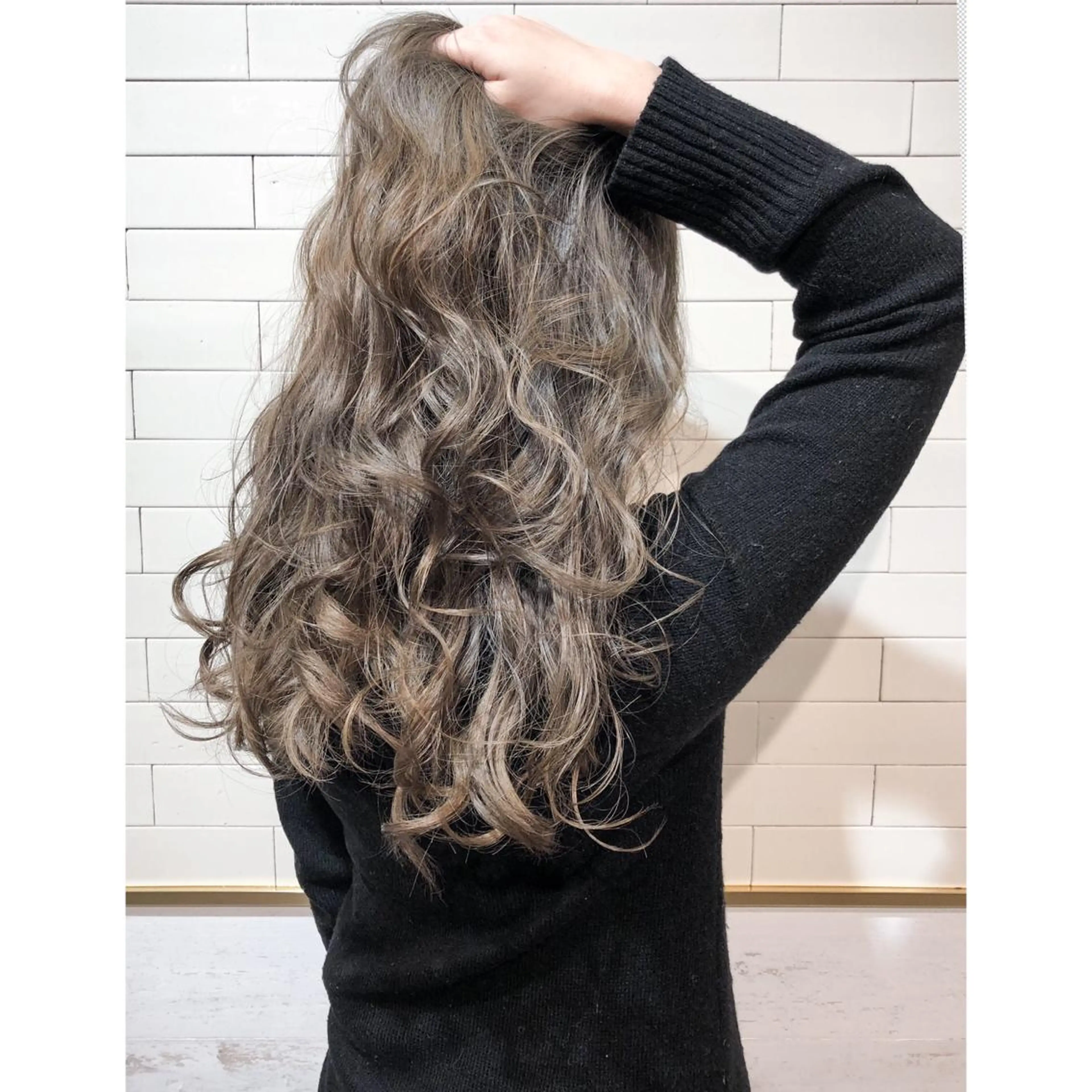 ロング EIGHT plum TOKIOリミテッドのヘアスタイル