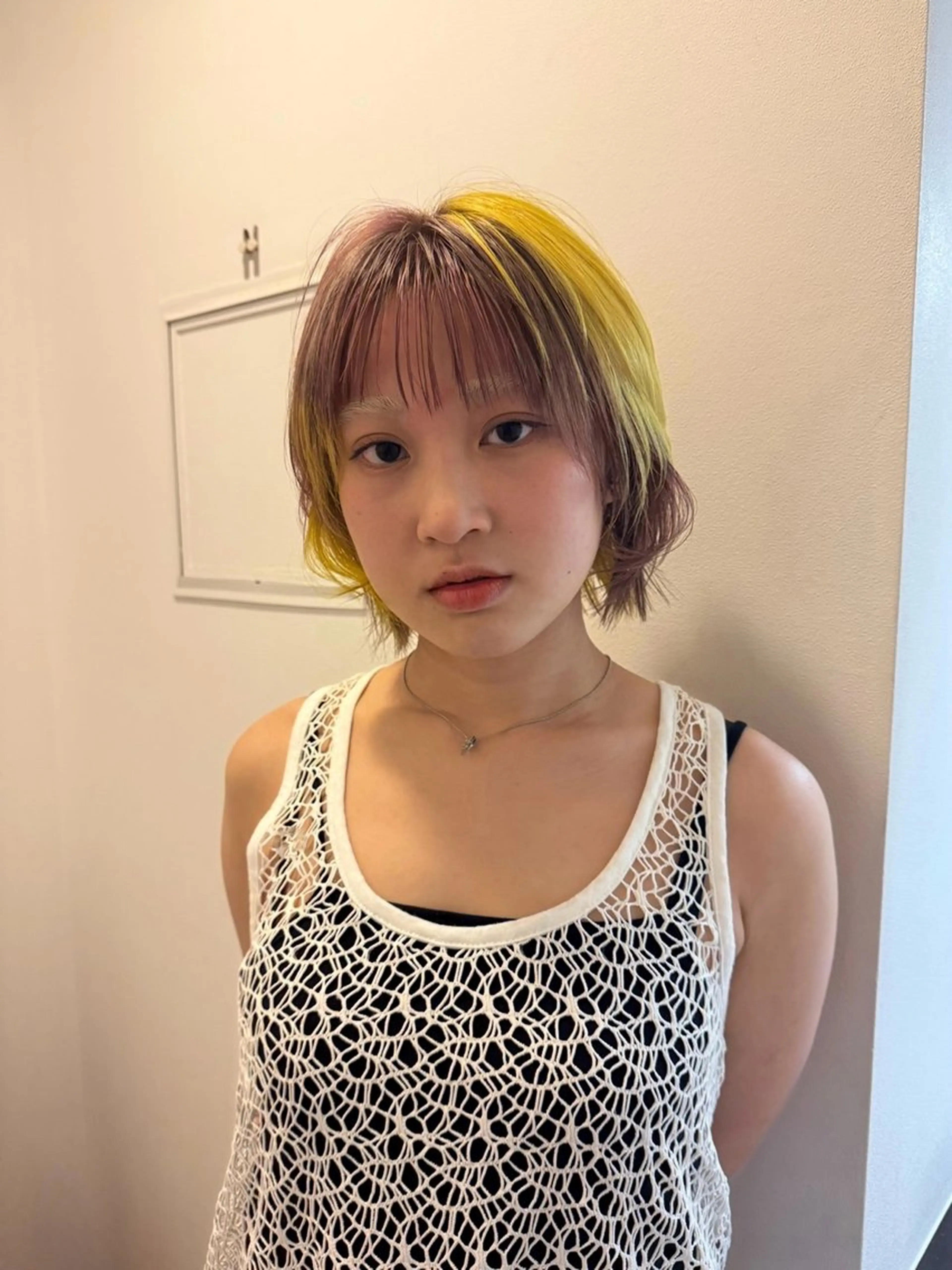 ショート カラー ブリーチ mellow NANAのヘアスタイル