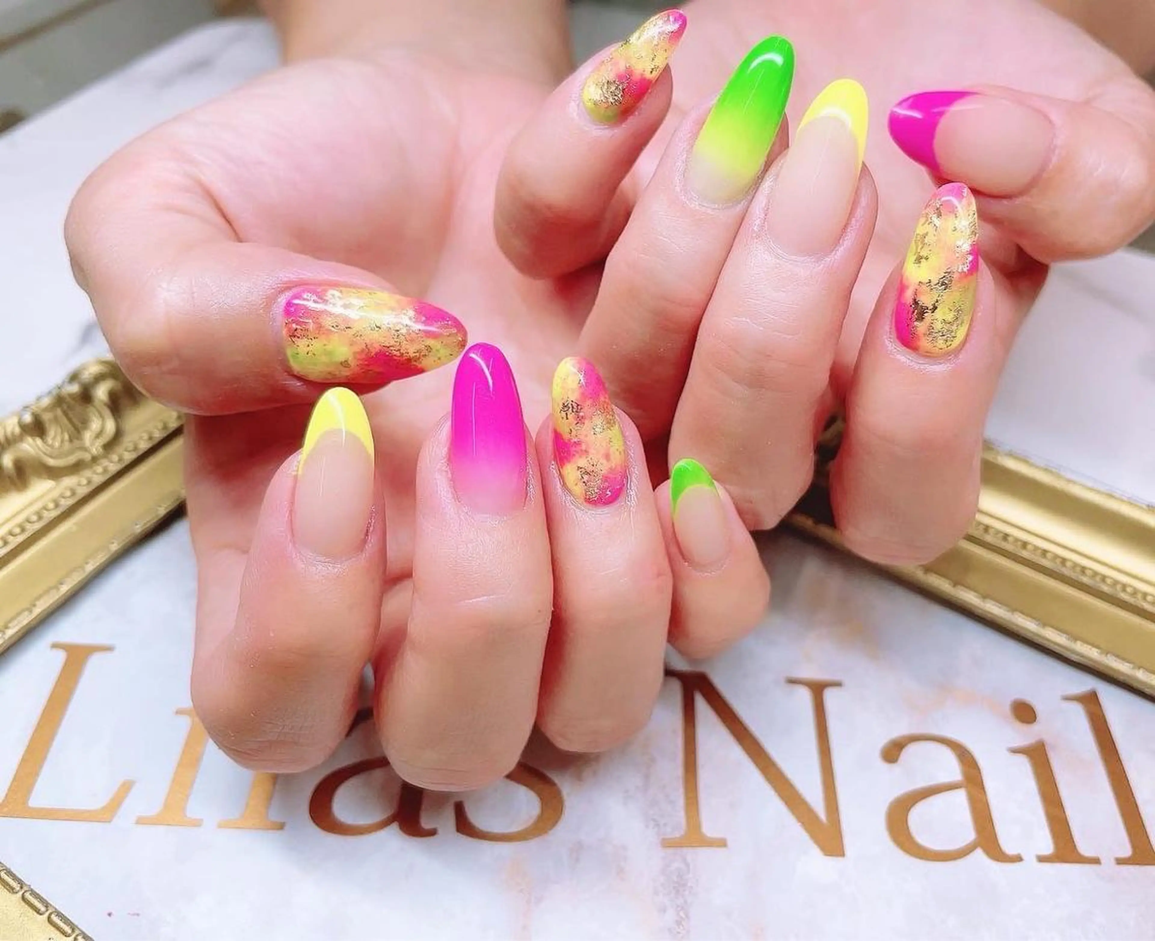 ネイル フレンチネイル ジェルネイル グラデーション ハードジェル キラキラネイル Lilas Nailのネイルデザイン