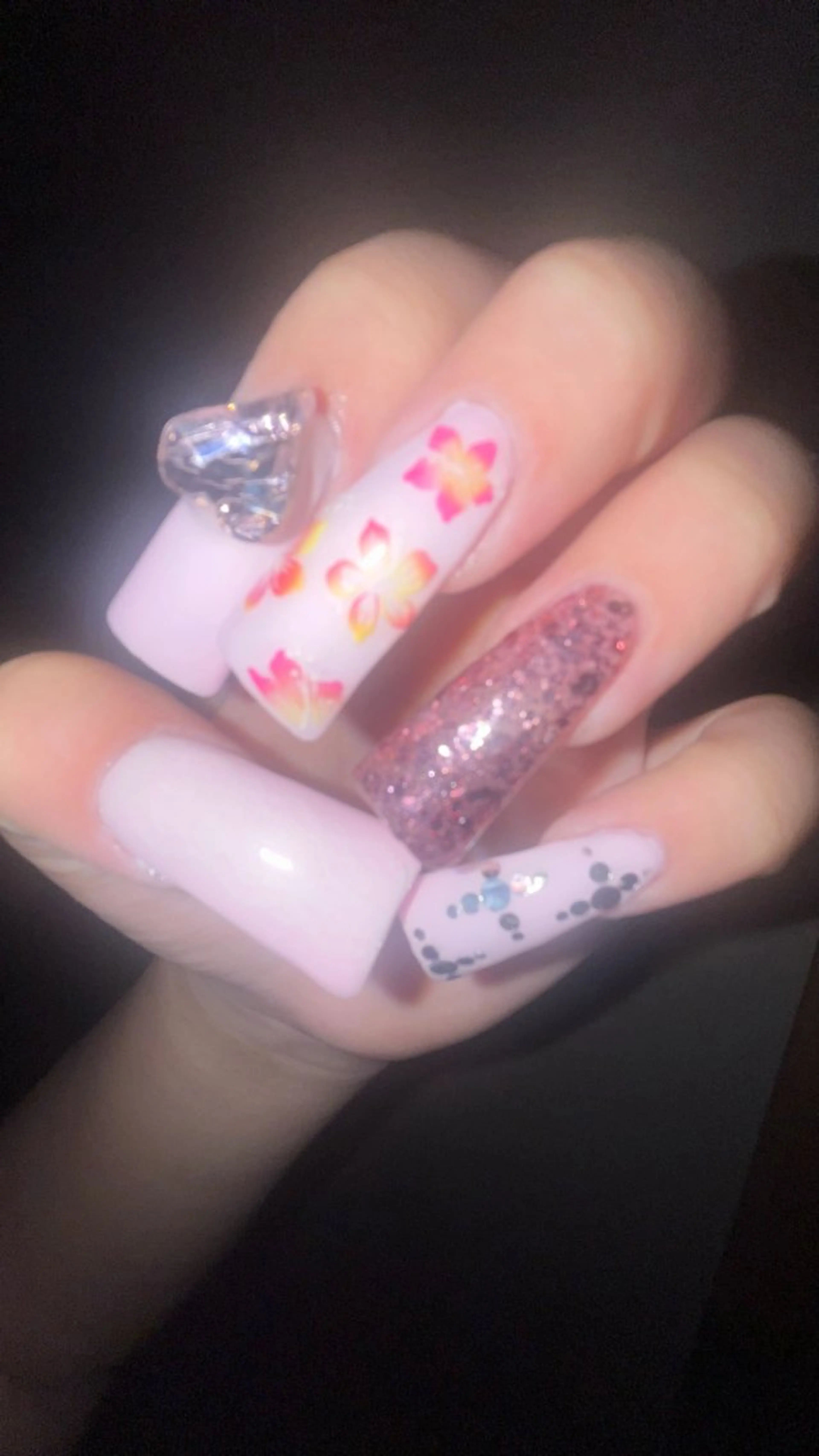 ネイル ハンドネイル ˖ ࣪⊹GRACE モモ✩⡱のネイルデザイン