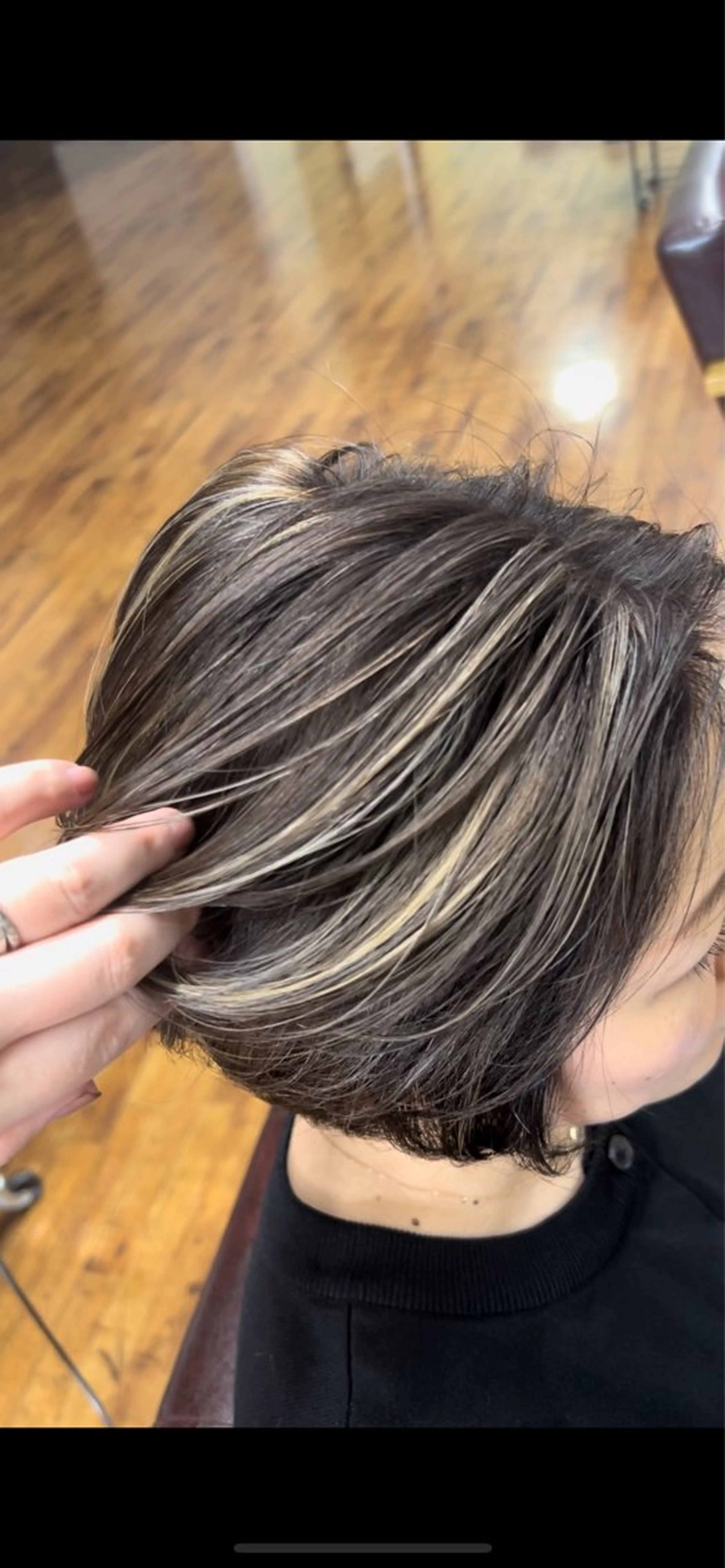 カラー 浦 加奈子のヘアスタイル