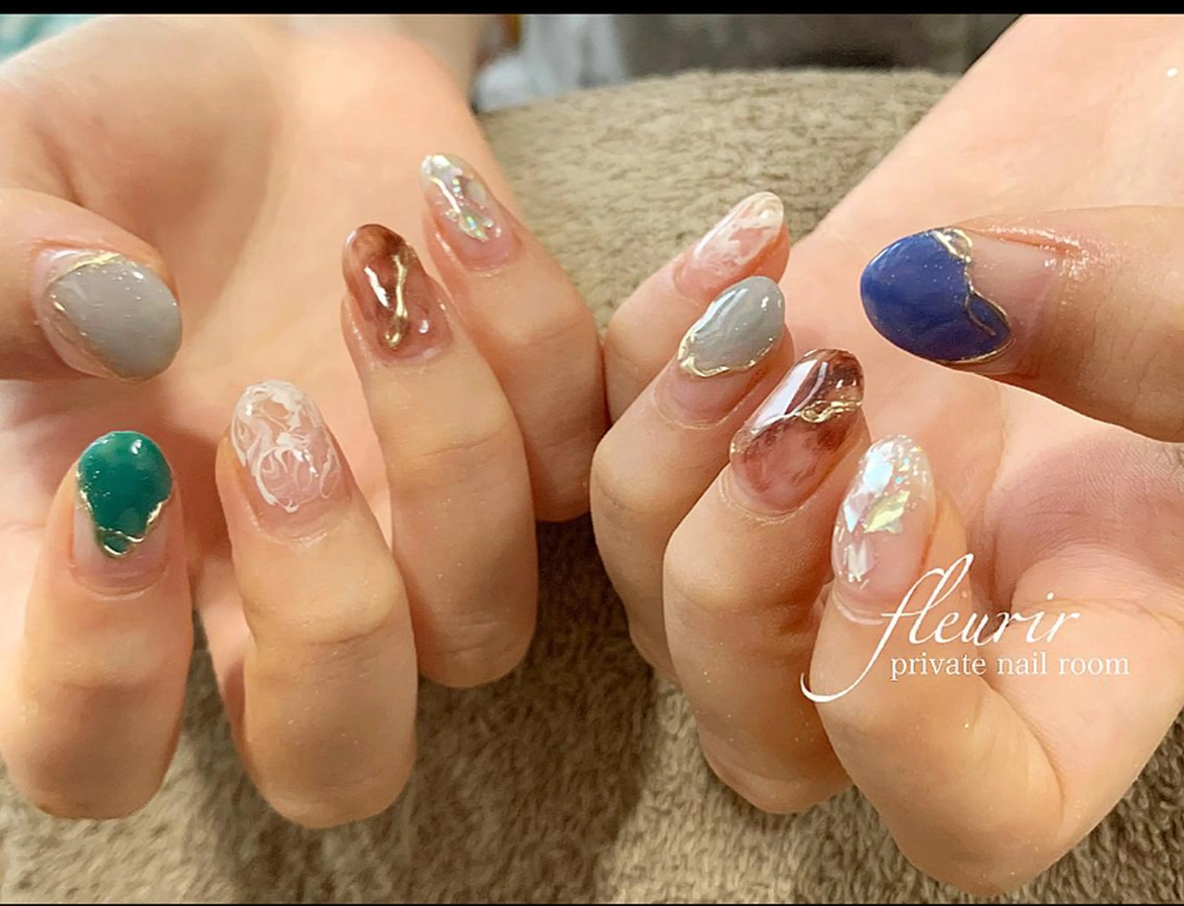 ネイル 大理石ネイル(マーブル) フルリール 【プライベートサロンのネイルデザイン