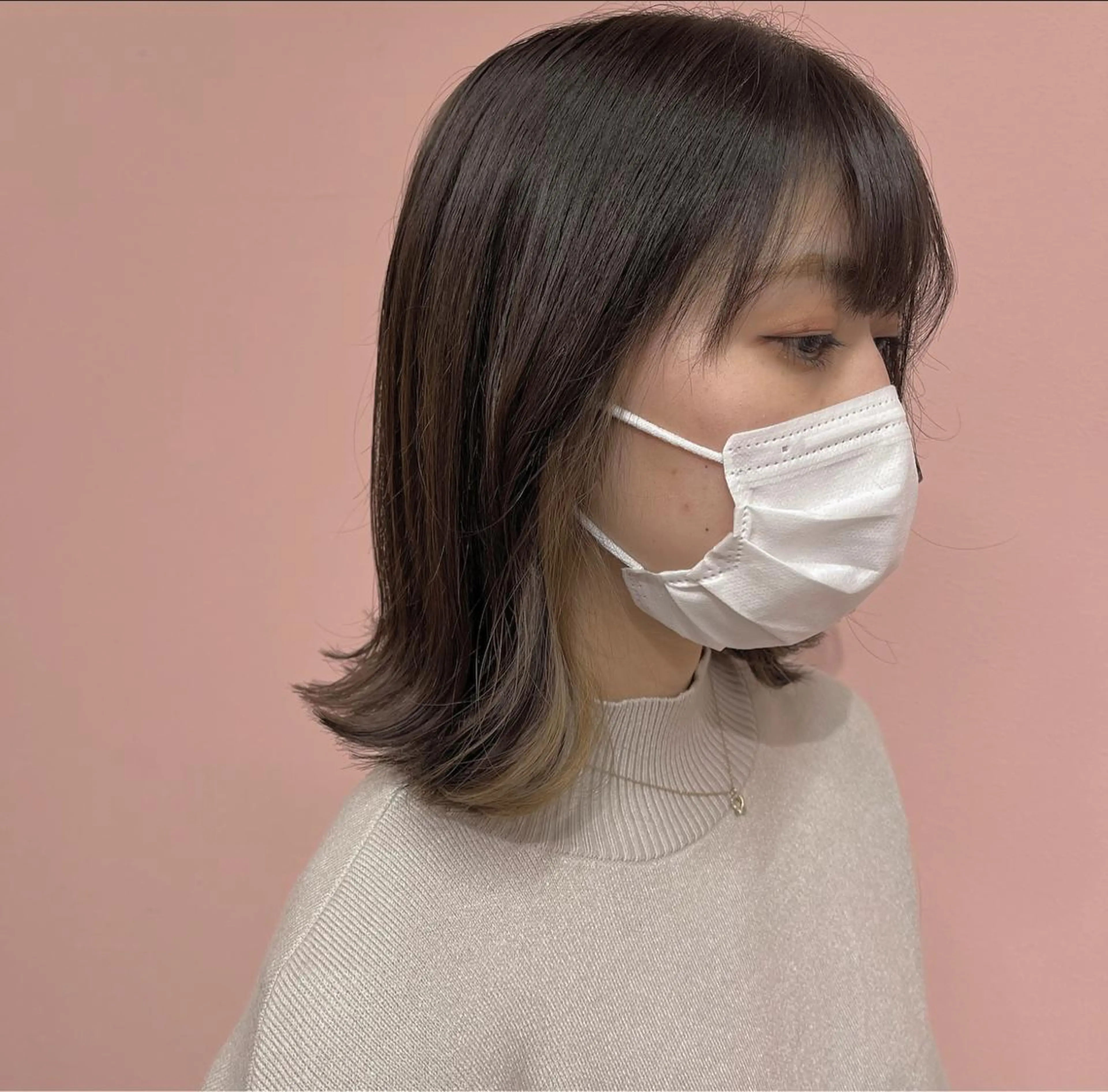 ミディアム カラー ブリーチ グレージュ インナーカラー RIYA❤︎ Aujuaソムリエのヘアスタイル