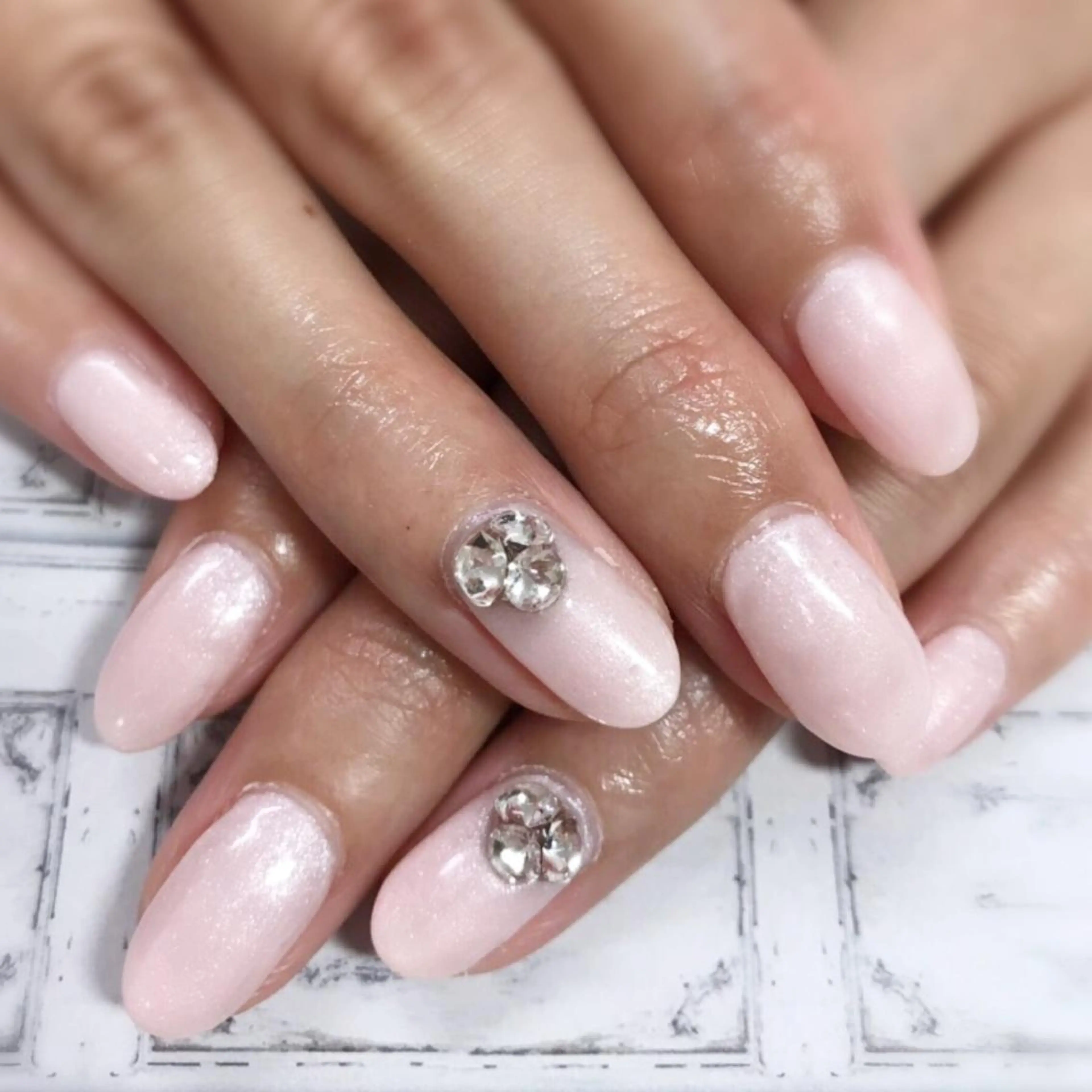 ネイル アートネイル ストーンネイル 美肌・美爪育成サロン ムーンズのネイルデザイン