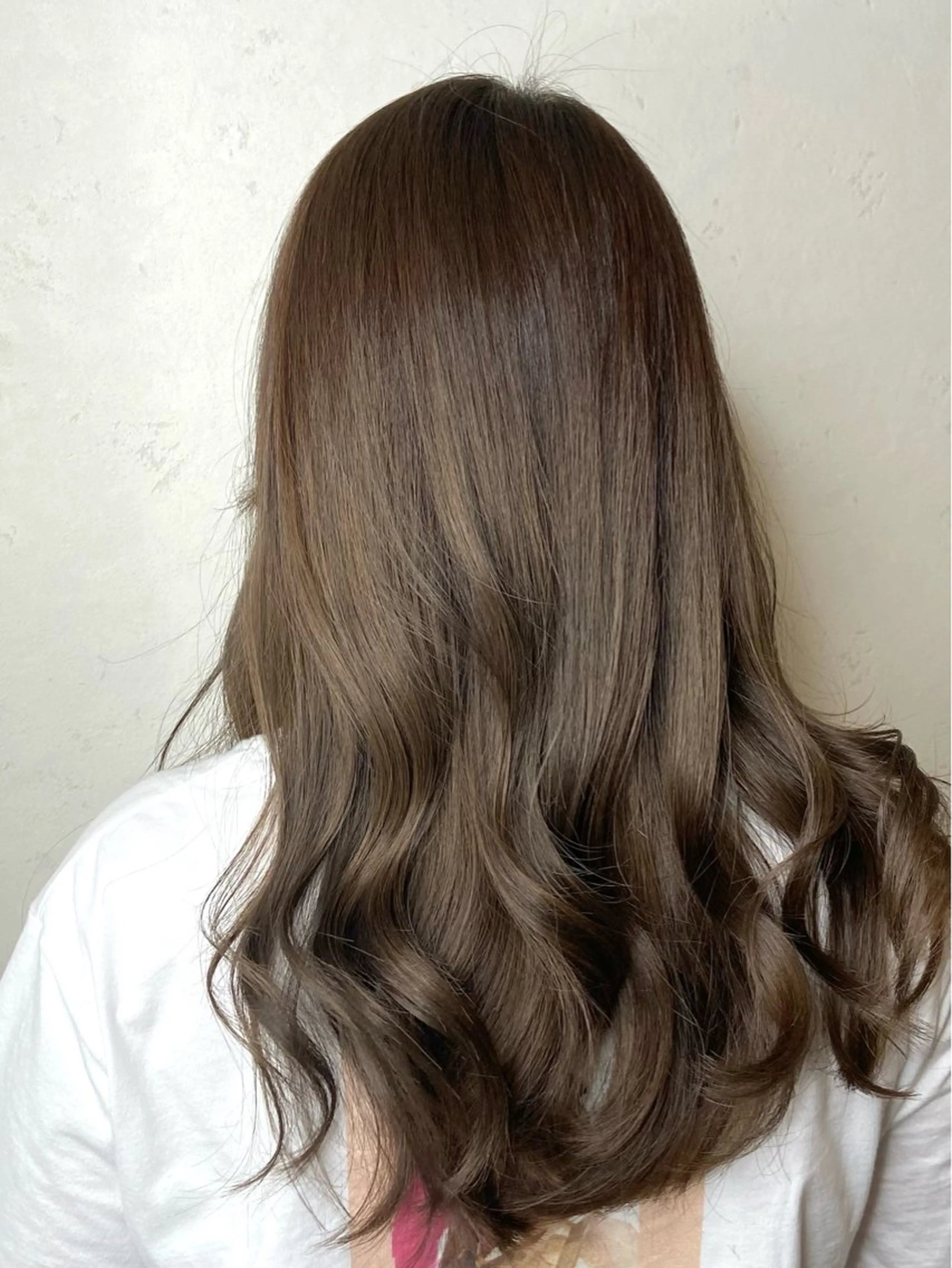 ロング カラー ブリーチ 透明感カラー グラデーションカラー オリーブカラー Yoshida marinaのヘアスタイル