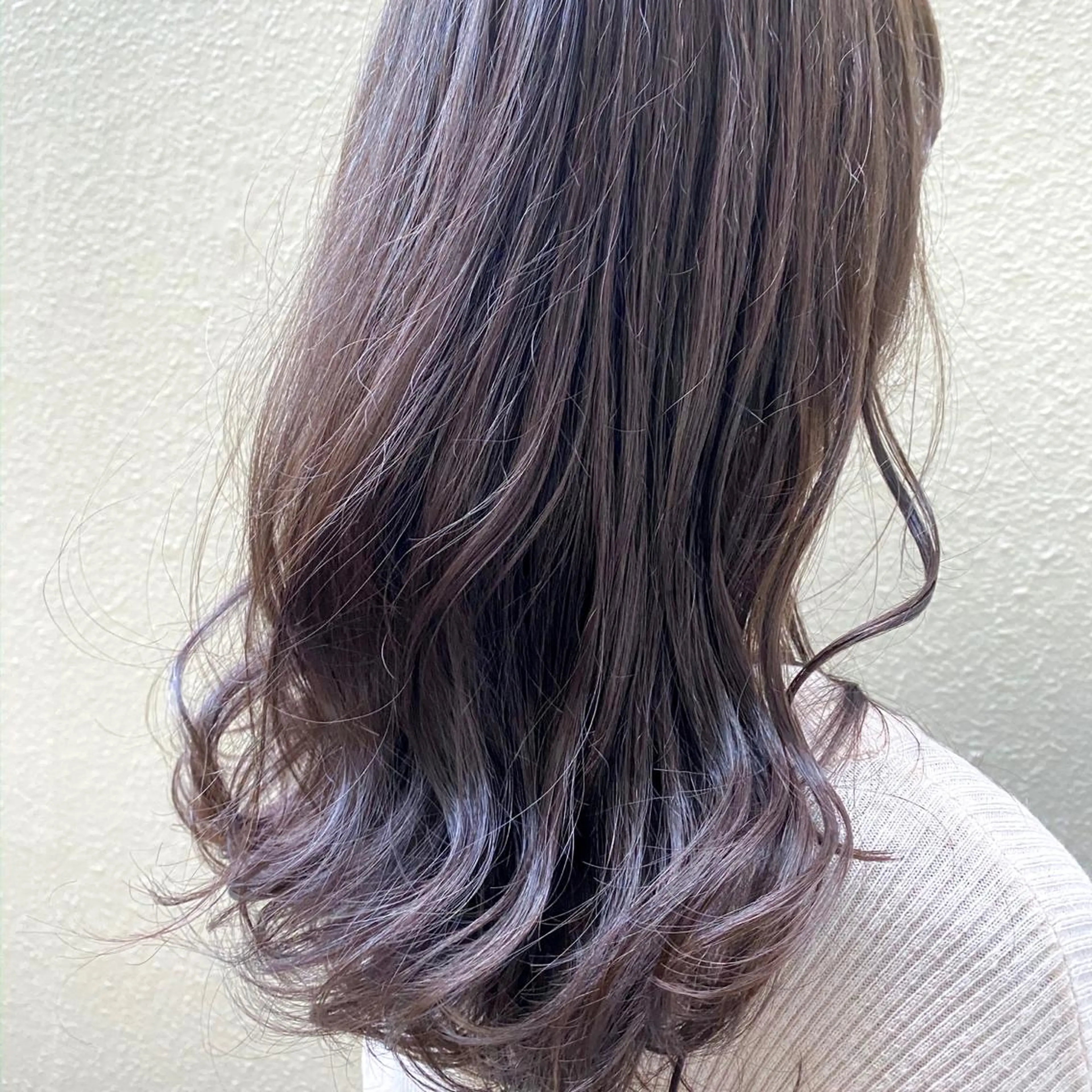 セミロング 川尻 詩織のヘアスタイル