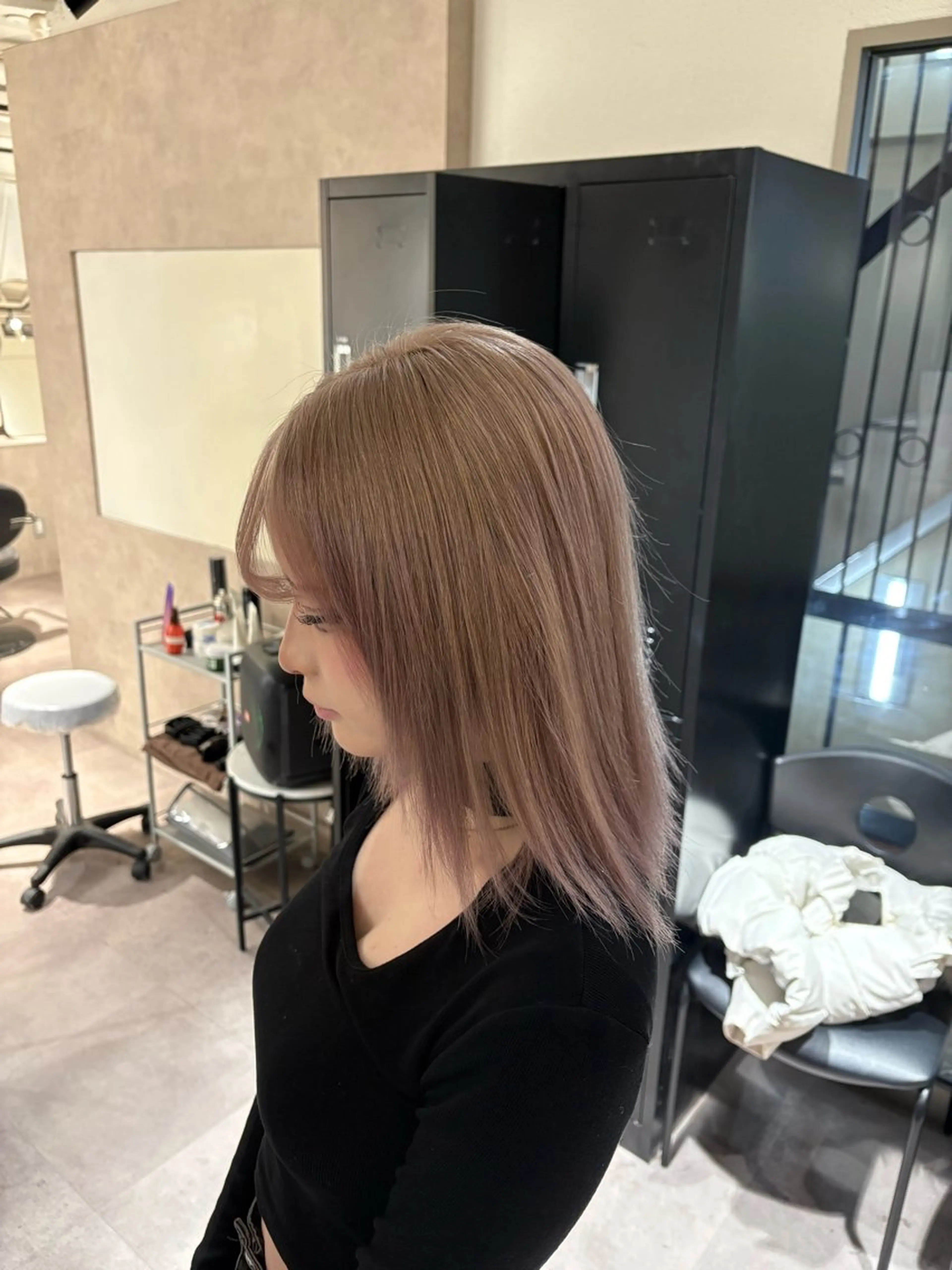 ロング カラー ベージュカラー ミルクティーベージュ ヘアカラー Seleneコウキ ブリーチ/ハイトーンのヘアスタイル