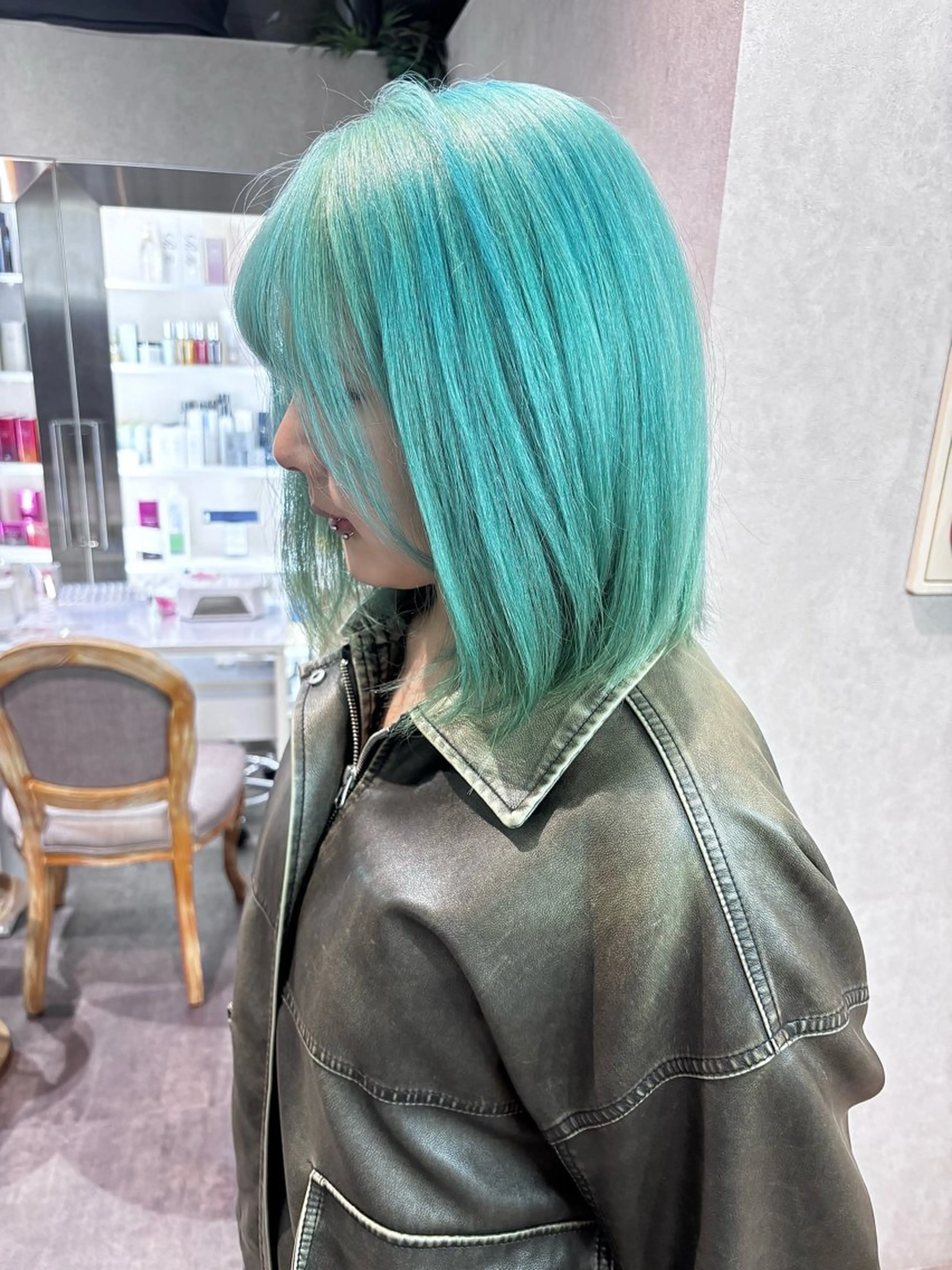 セミロング カラー ヘアアレンジ 切りっぱなしボブ ブリーチ ダブルカラー イヤリングカラー ハイライトカラー ヘアカラー iona/ハイトーン /ネイルのネイルデザイン