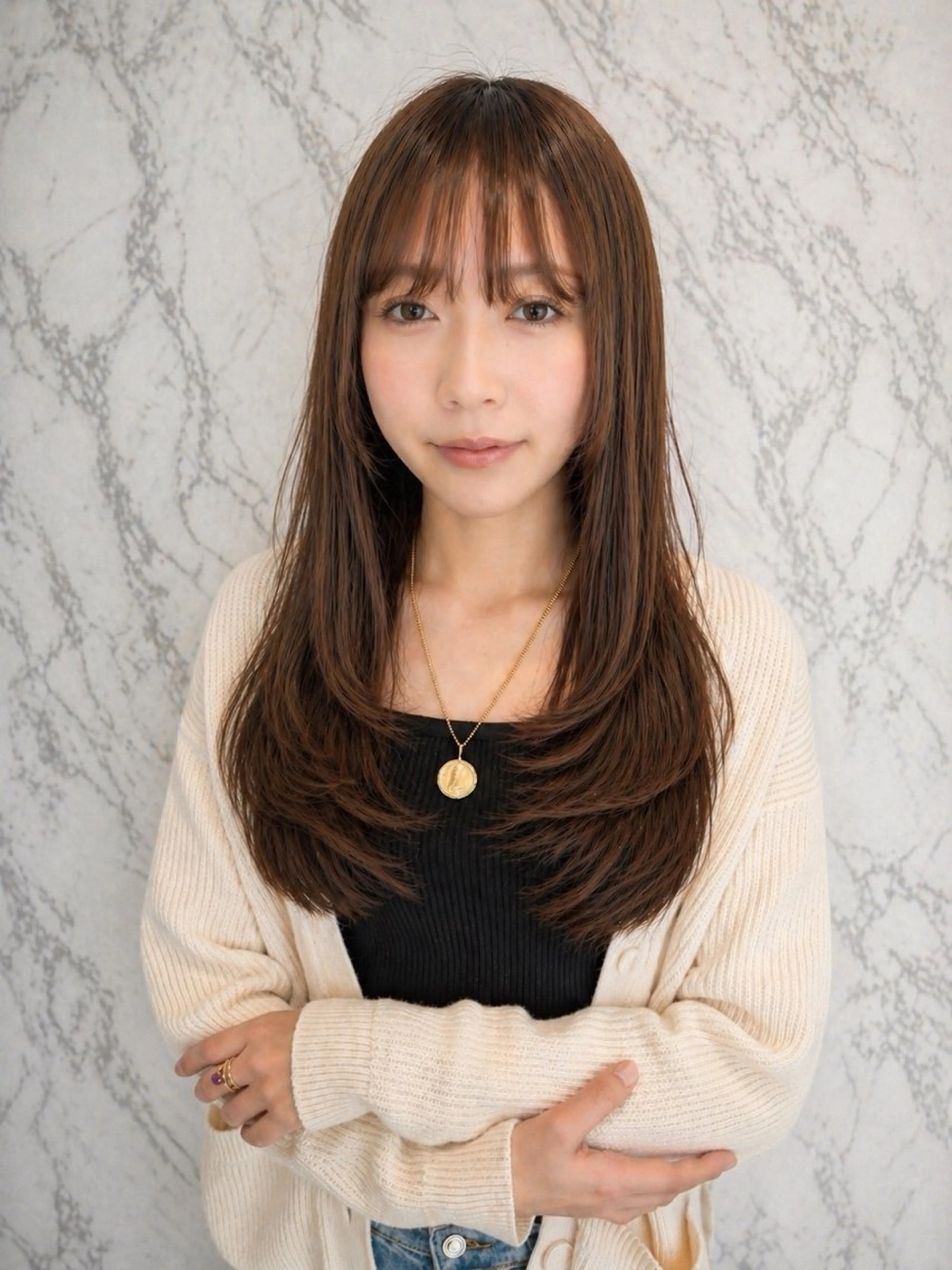 ロング カラー カット ヘアカラー トリートメント Lovis moa 〘国分 かな〙のヘアスタイル