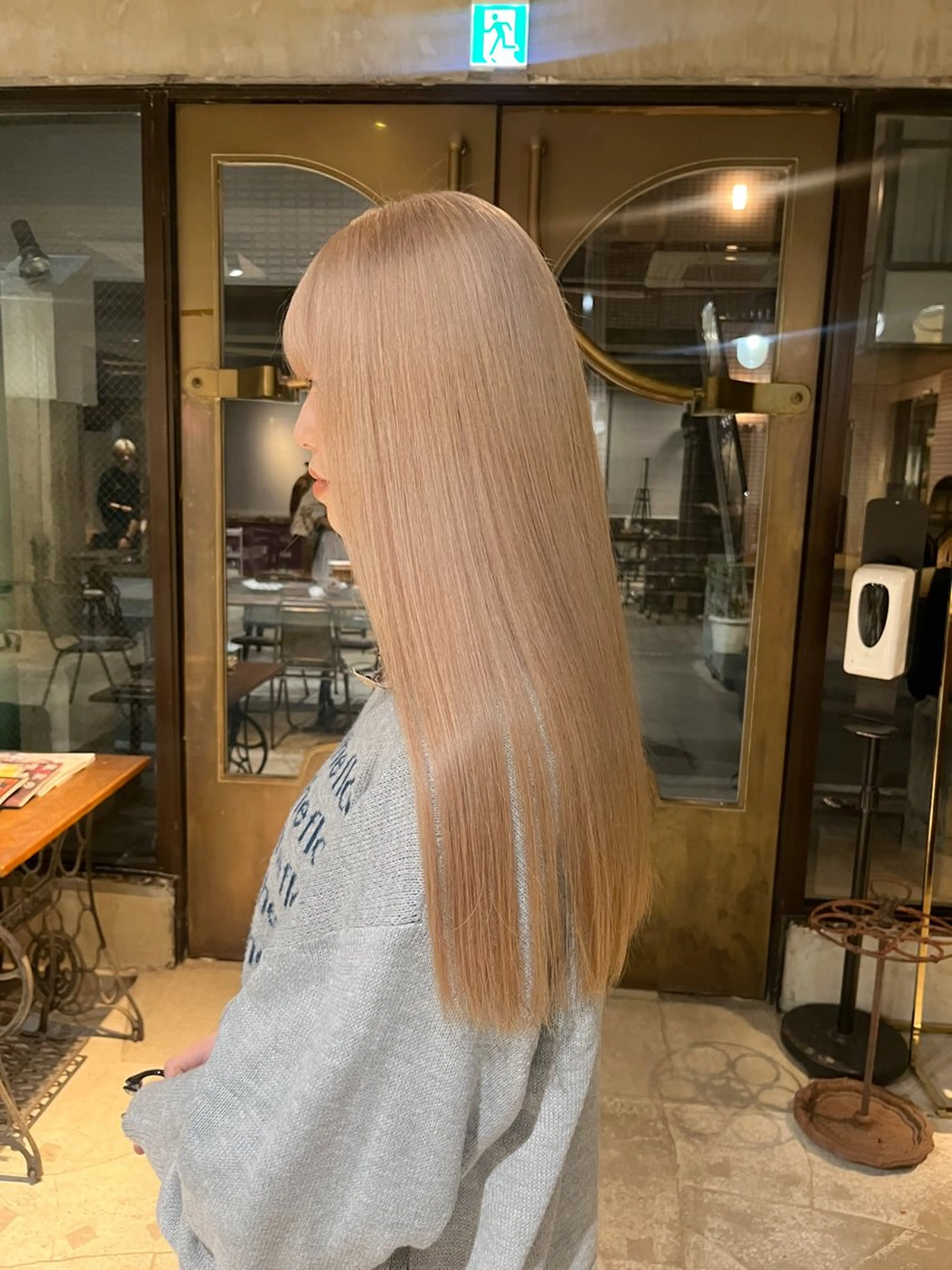 ロング カラー ヘアカラー トリートメント ヘアセット 似合わせベージュ 🍯ayumi🍯のヘアスタイル