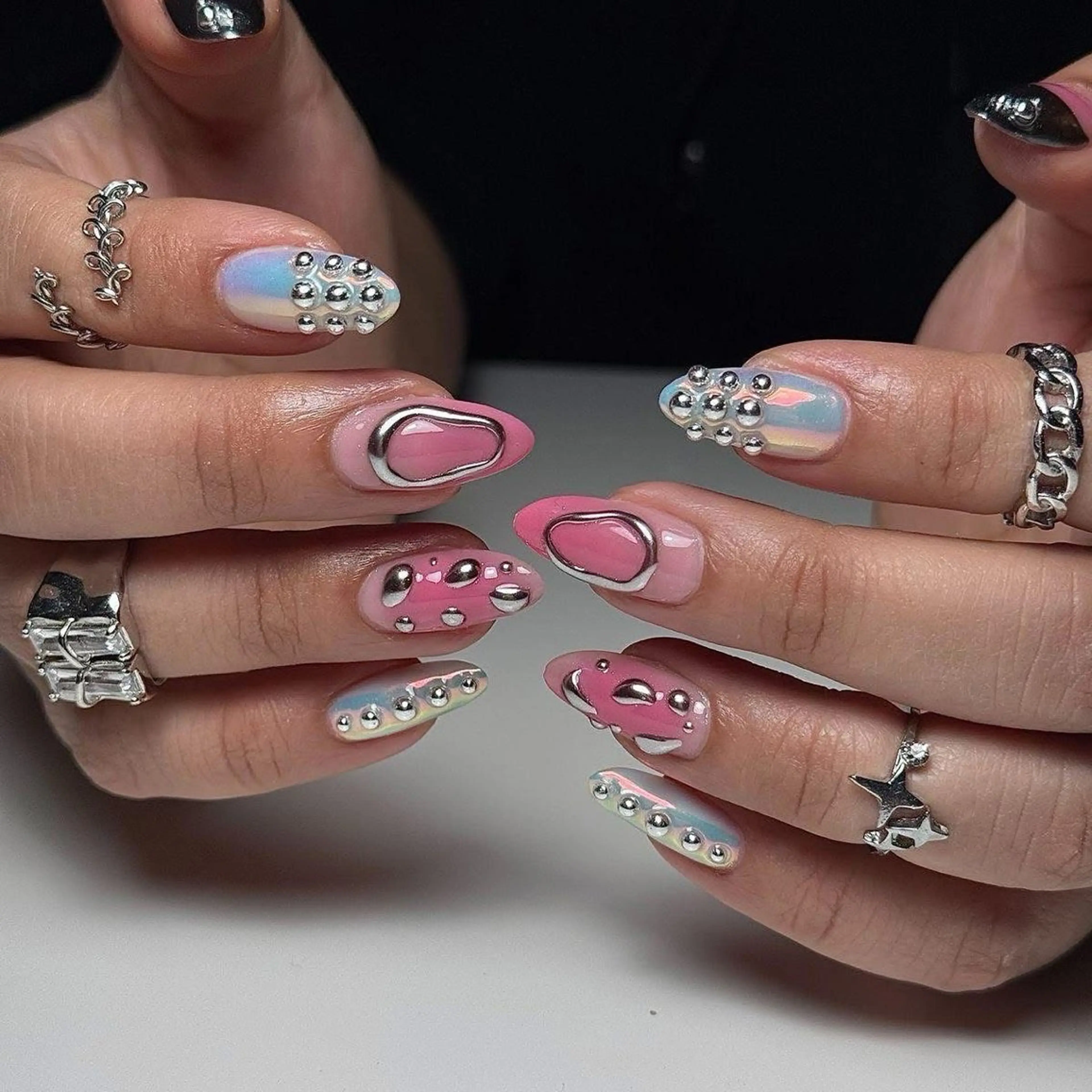 ネイル チークネイル フレンチネイル グラデーション 韓国ネイル マグネットネイル ハンドネイル JIN 168 新大久保のネイルデザイン