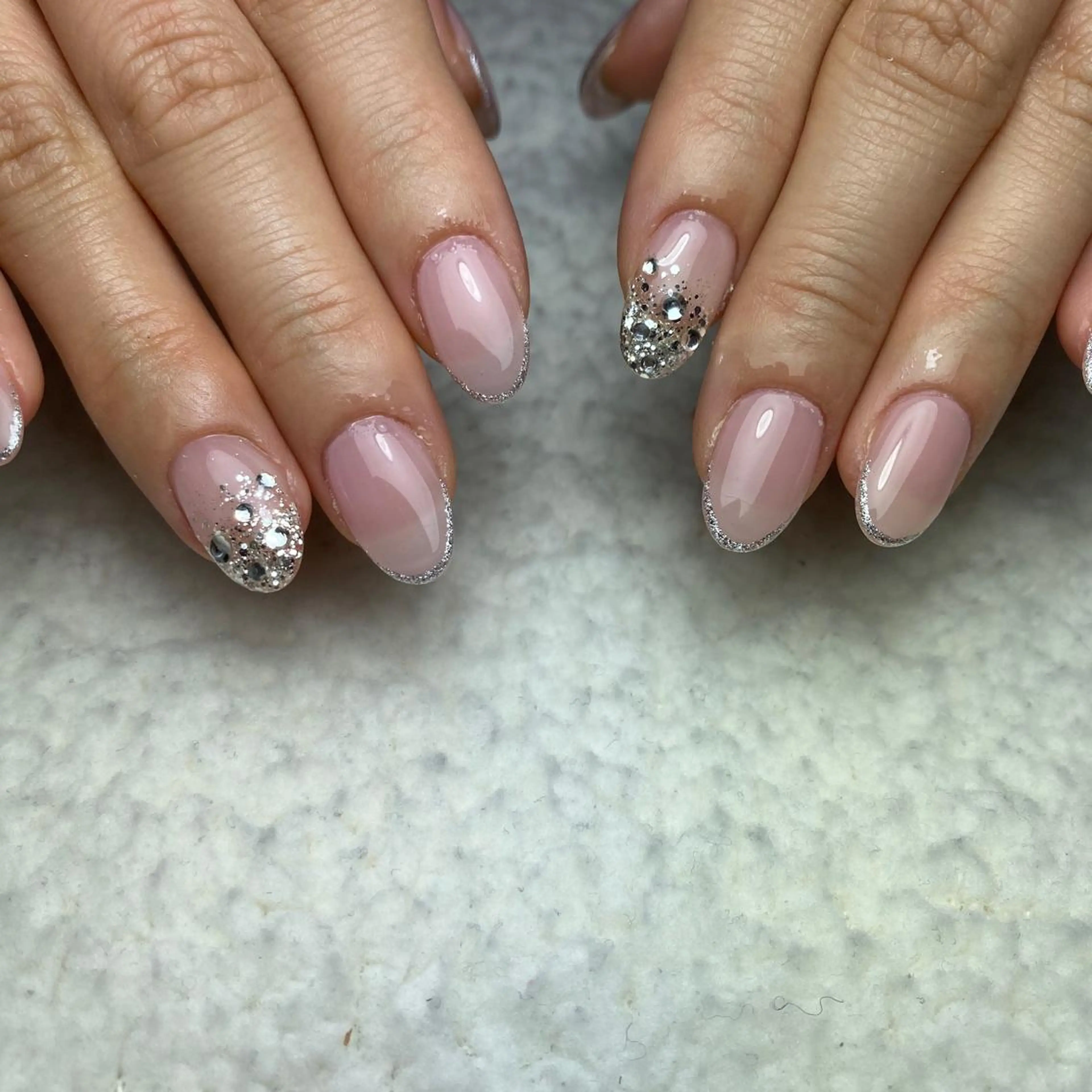 ネイル フレンチネイル キラキラネイル ラメ(グリッター) ハンドネイル COCO+所属・COCO +のエステ・リラクイメージ