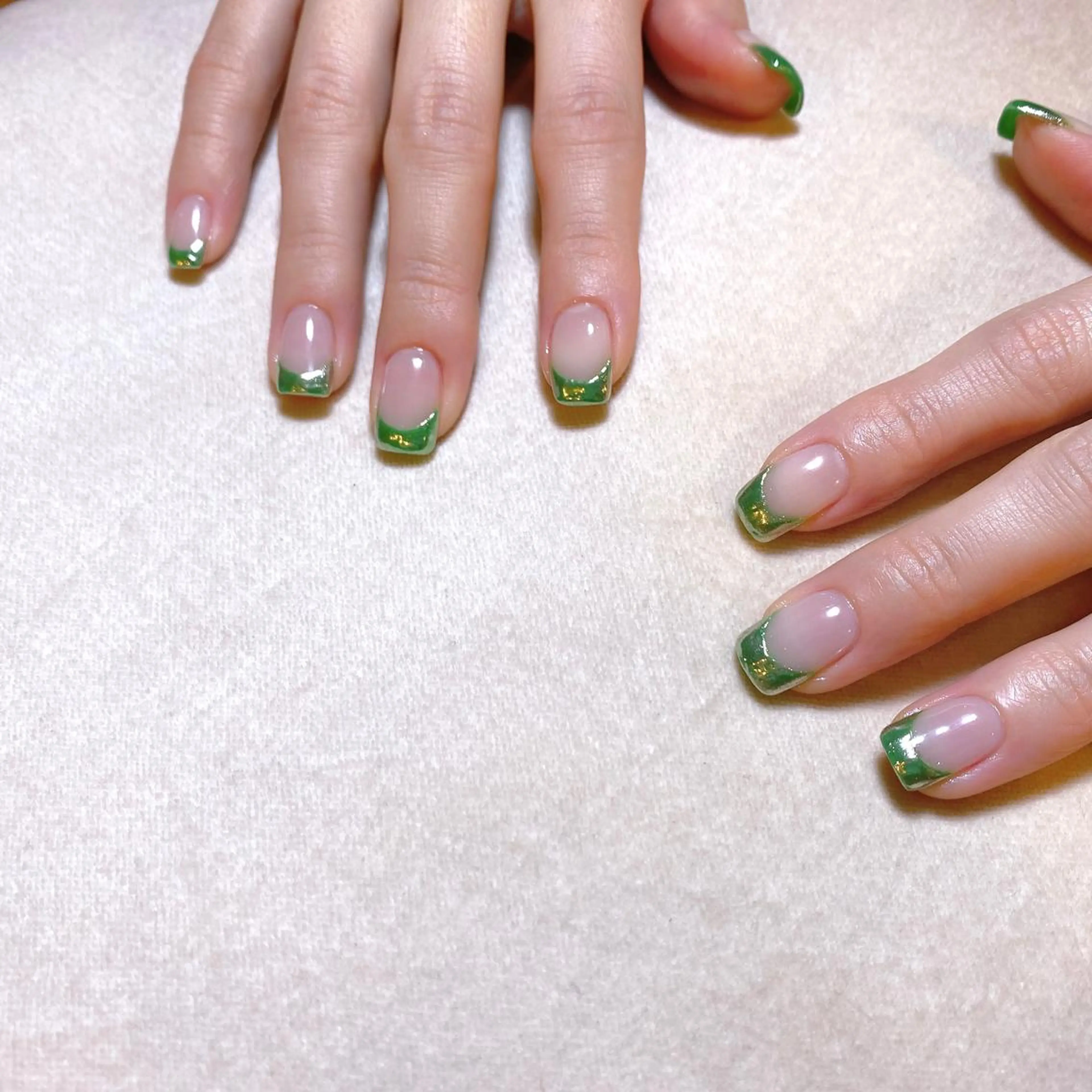 ネイル フレンチネイル ミラーネイル Nail Room Bellisのネイルデザイン