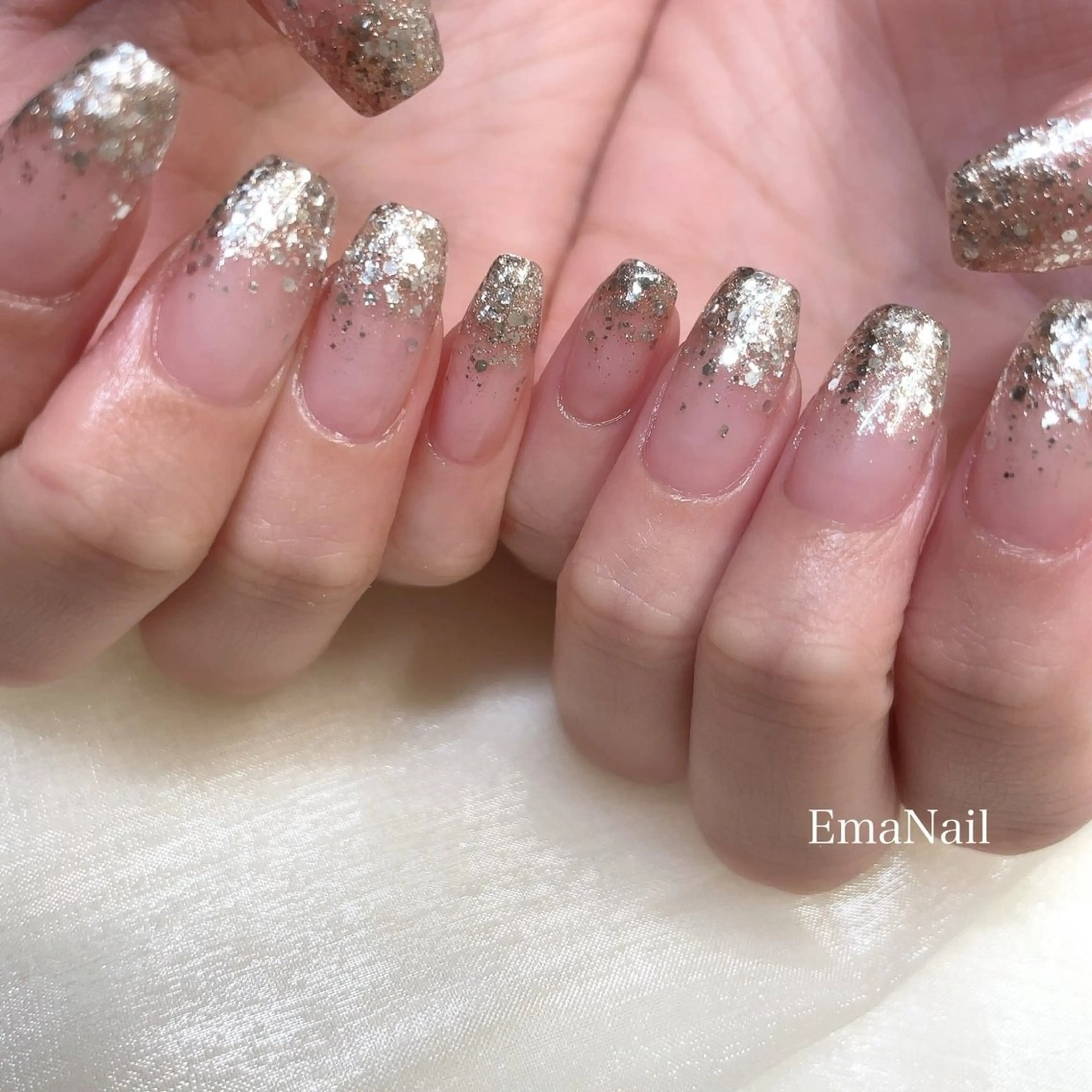 ネイル グラデーション キラキラネイル ラメ(グリッター) ラメグラデーション ハンドネイル EmaNail Risaのネイルデザイン