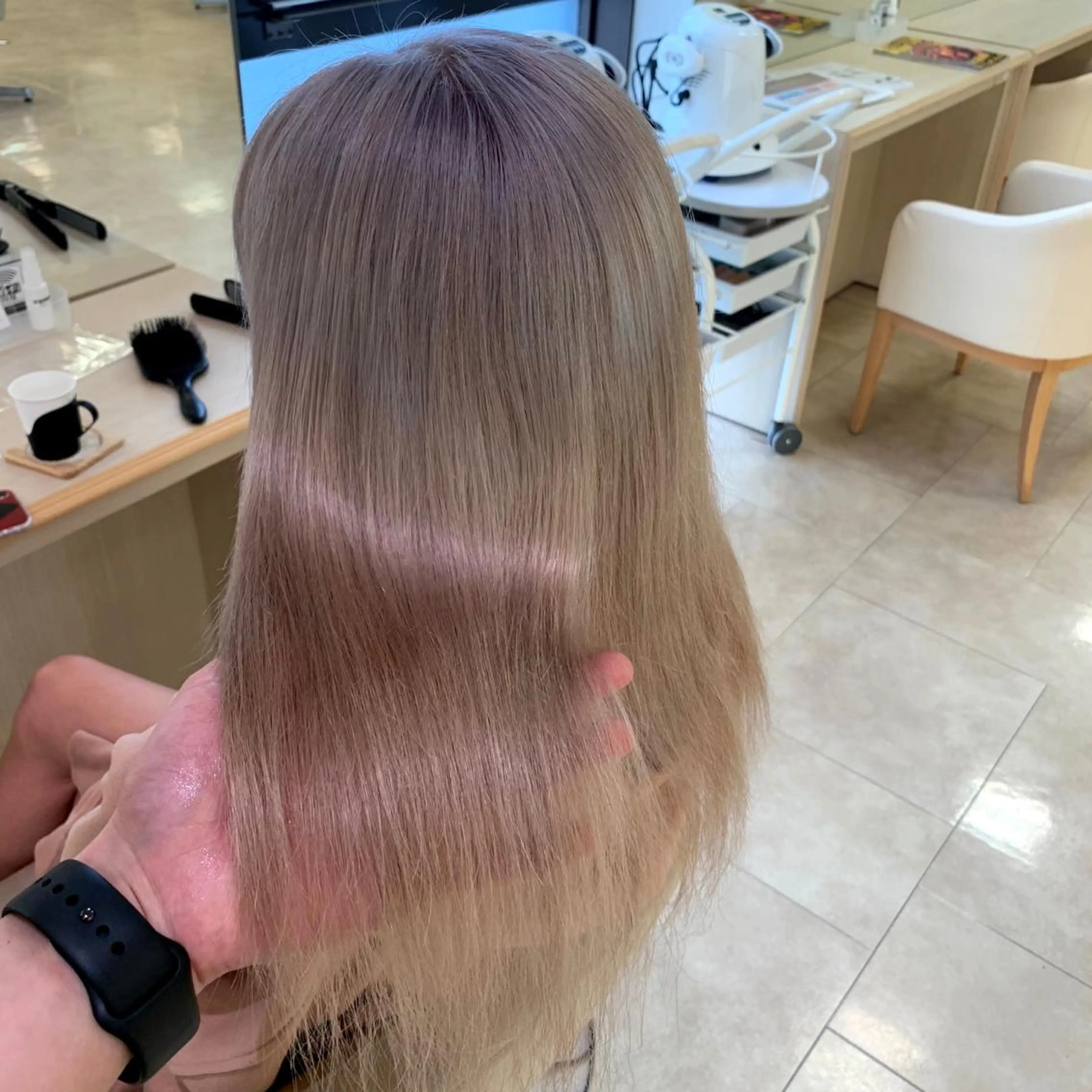 ロング カラー ハイトーン/ウルフ /レイヤー/坂野幸伸のヘアスタイル