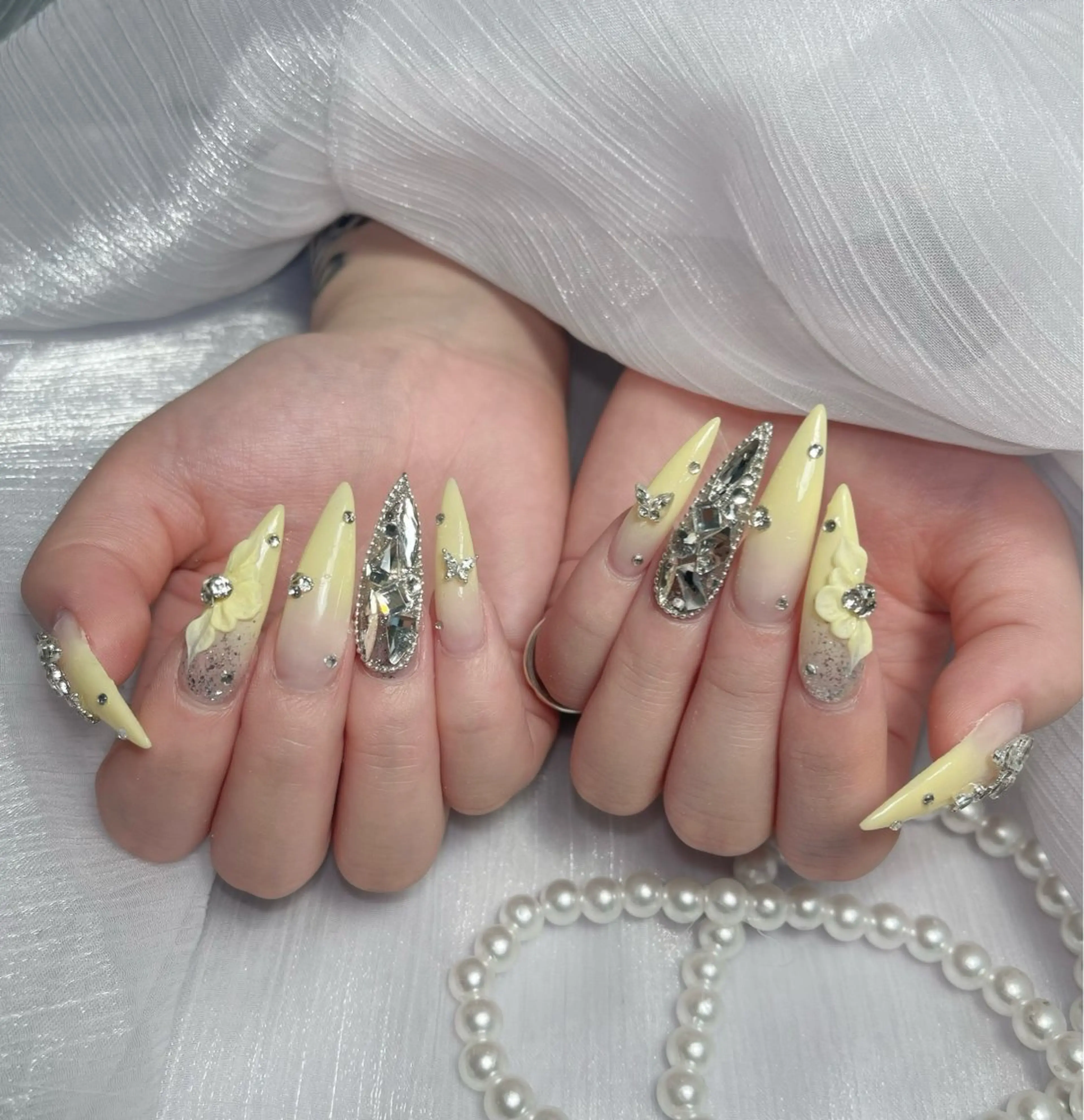 ネイル アートネイル ジェルネイル グラデーション キラキラネイル ニュアンスネイル ハンドネイル Kitty Nailのネイルデザイン